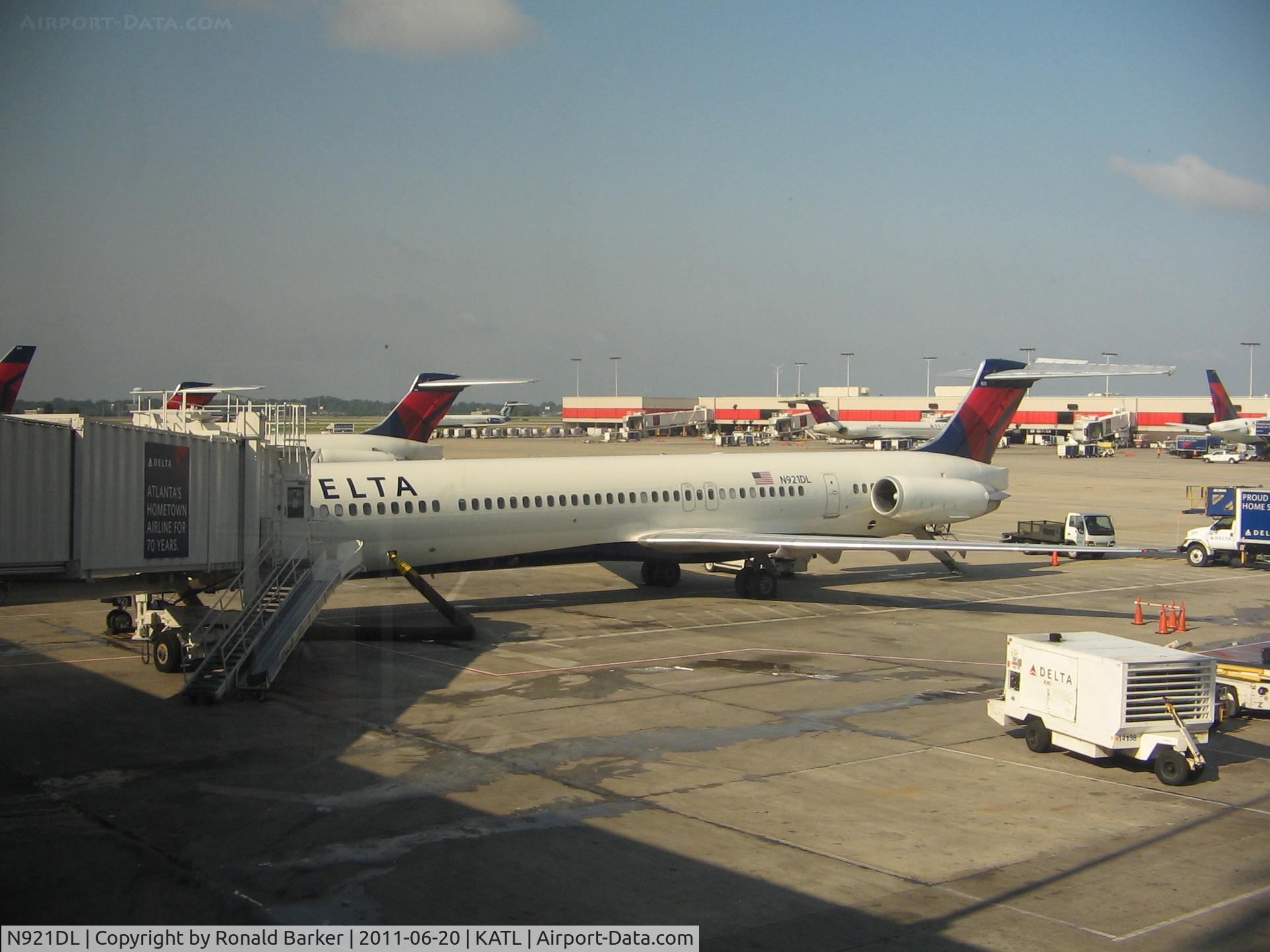 N921DL, 1988 McDonnell Douglas MD-88 C/N 49645, Atlanta