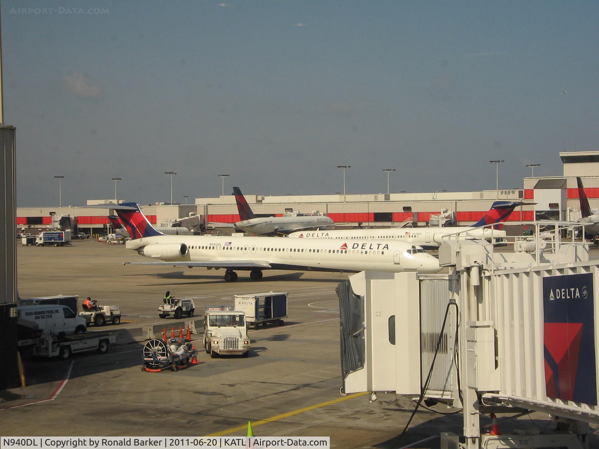 N940DL, 1989 McDonnell Douglas MD-88 C/N 49813, Atlanta