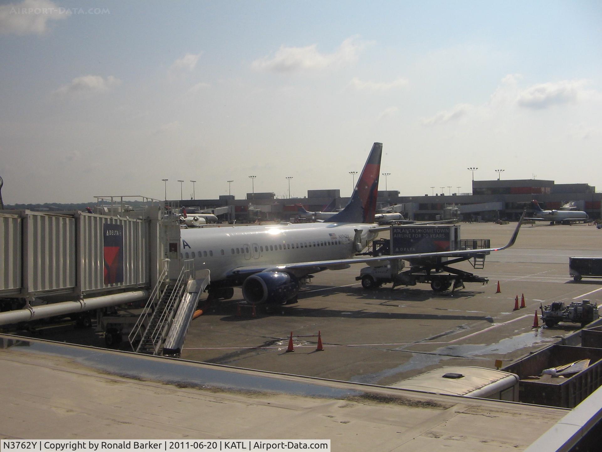 N3762Y, 2001 Boeing 737-832 C/N 30817, Atlanta