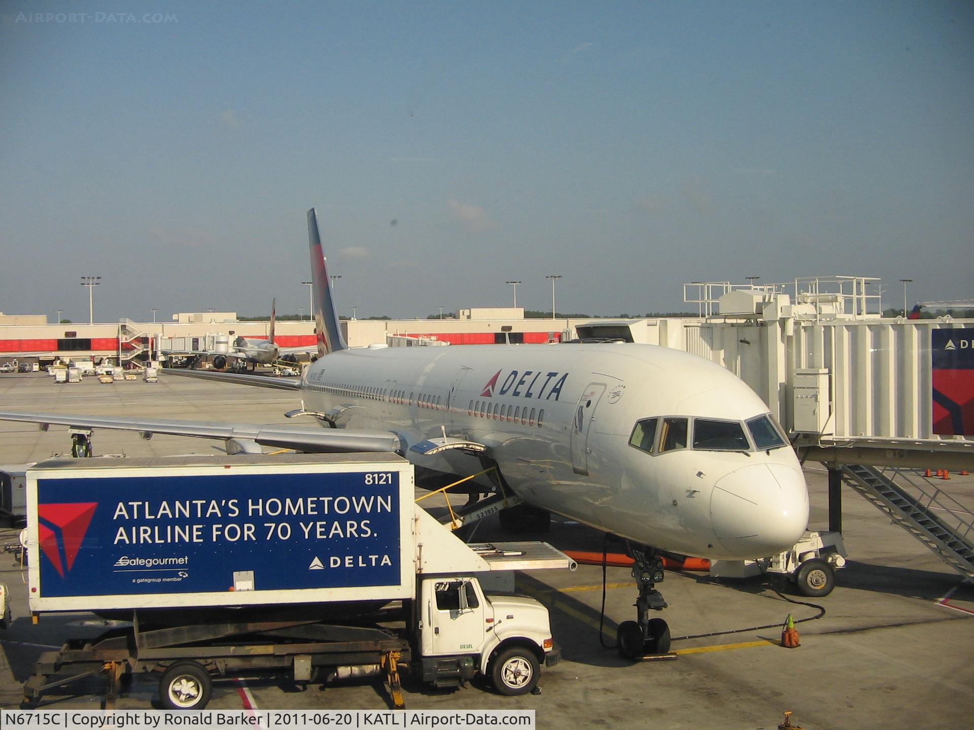 N6715C, 2001 Boeing 757-232 C/N 30486, Atlanta