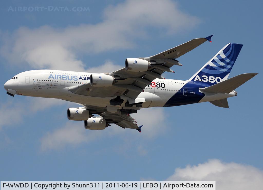 F-WWDD, 2005 Airbus A380-861 C/N 004, Taking off to Le Bourget Airshow 2011 with additional 