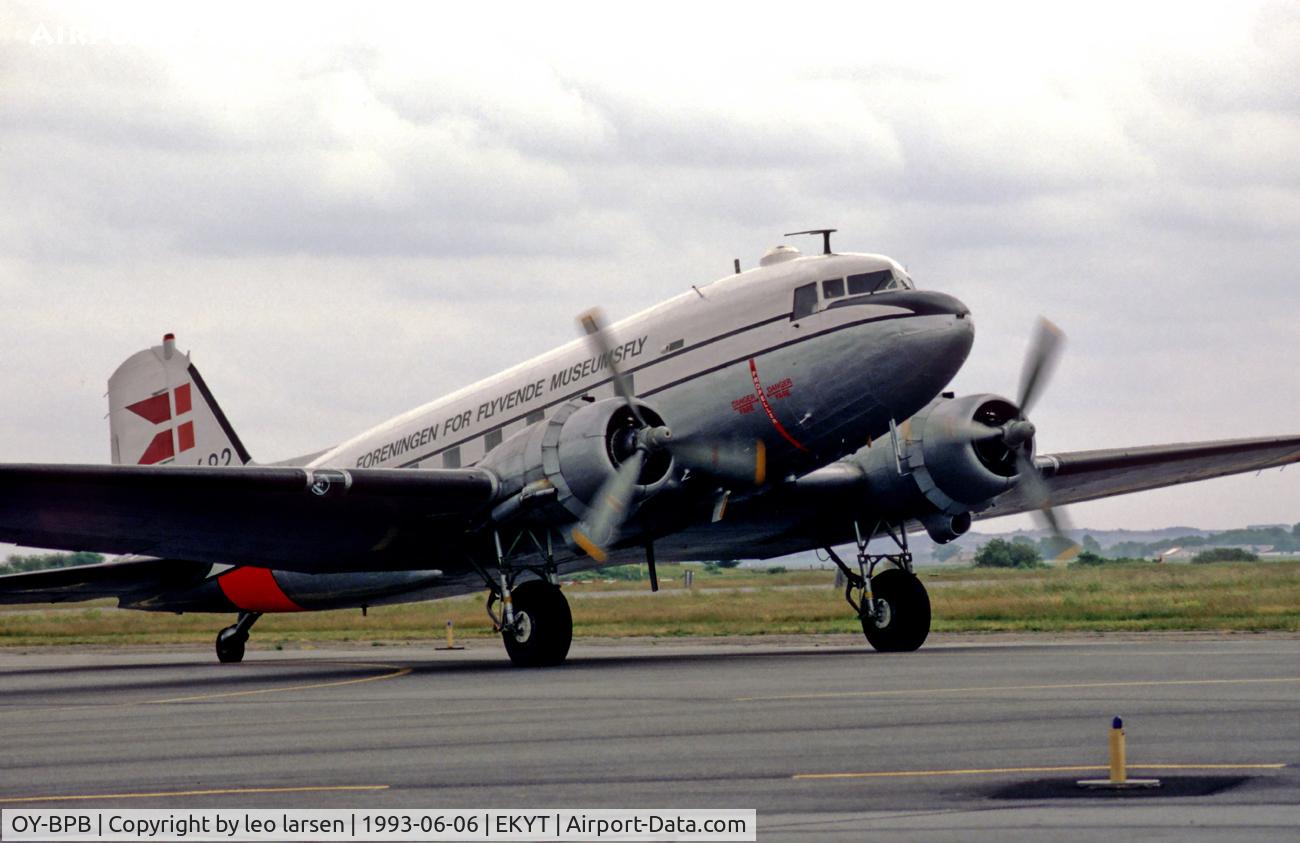 OY-BPB, 1943 Douglas C-47A-85-DL (DC-3A) Skytrain C/N 20019, AAlborg AB open house 6.6.93
