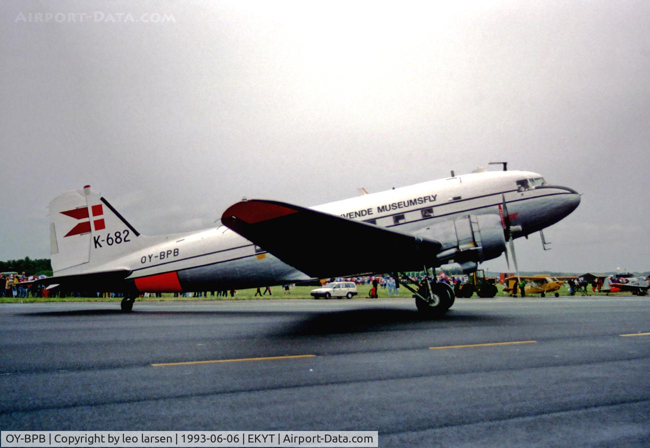 OY-BPB, 1943 Douglas C-47A-85-DL (DC-3A) Skytrain C/N 20019, AAlborg AB open house 6.6.93