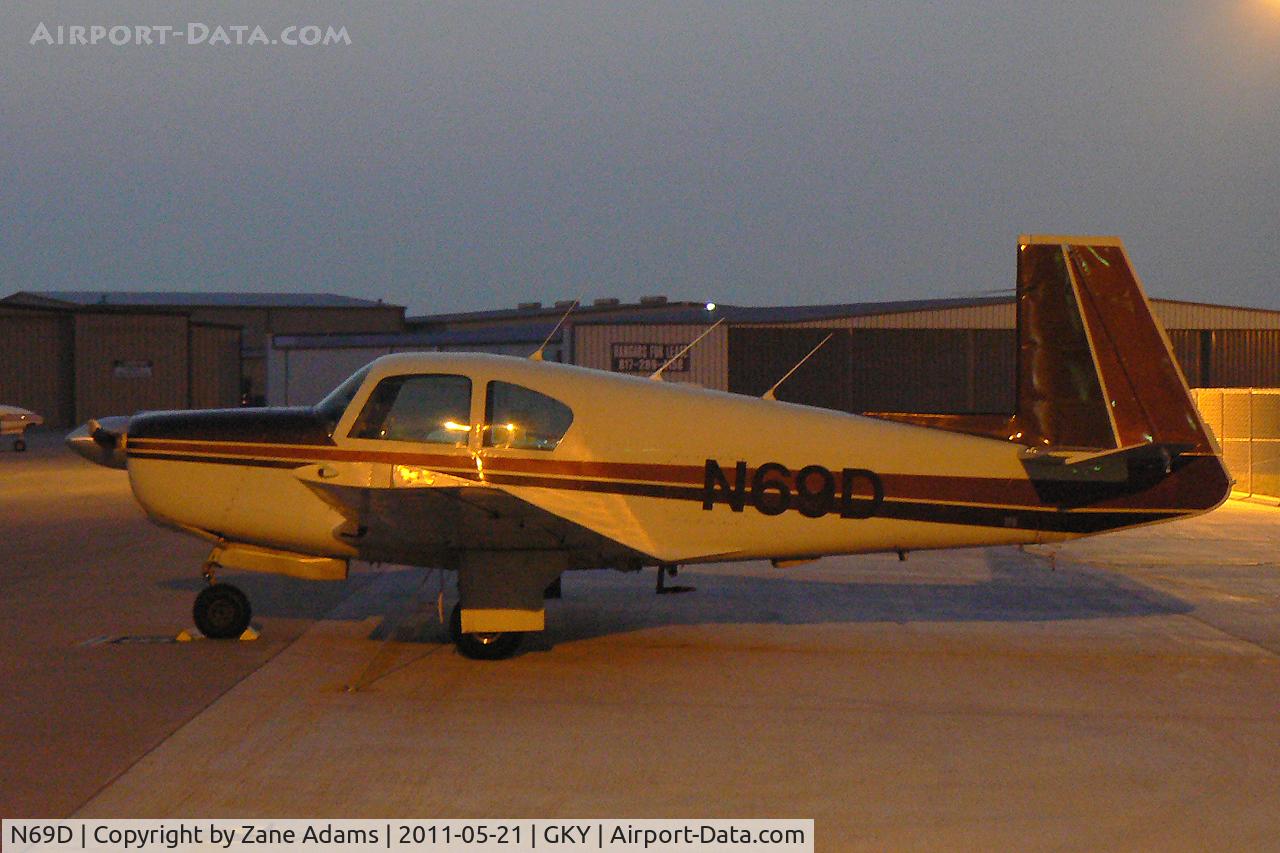N69D, 1964 Mooney M20E C/N 298, At Arlington Municipal