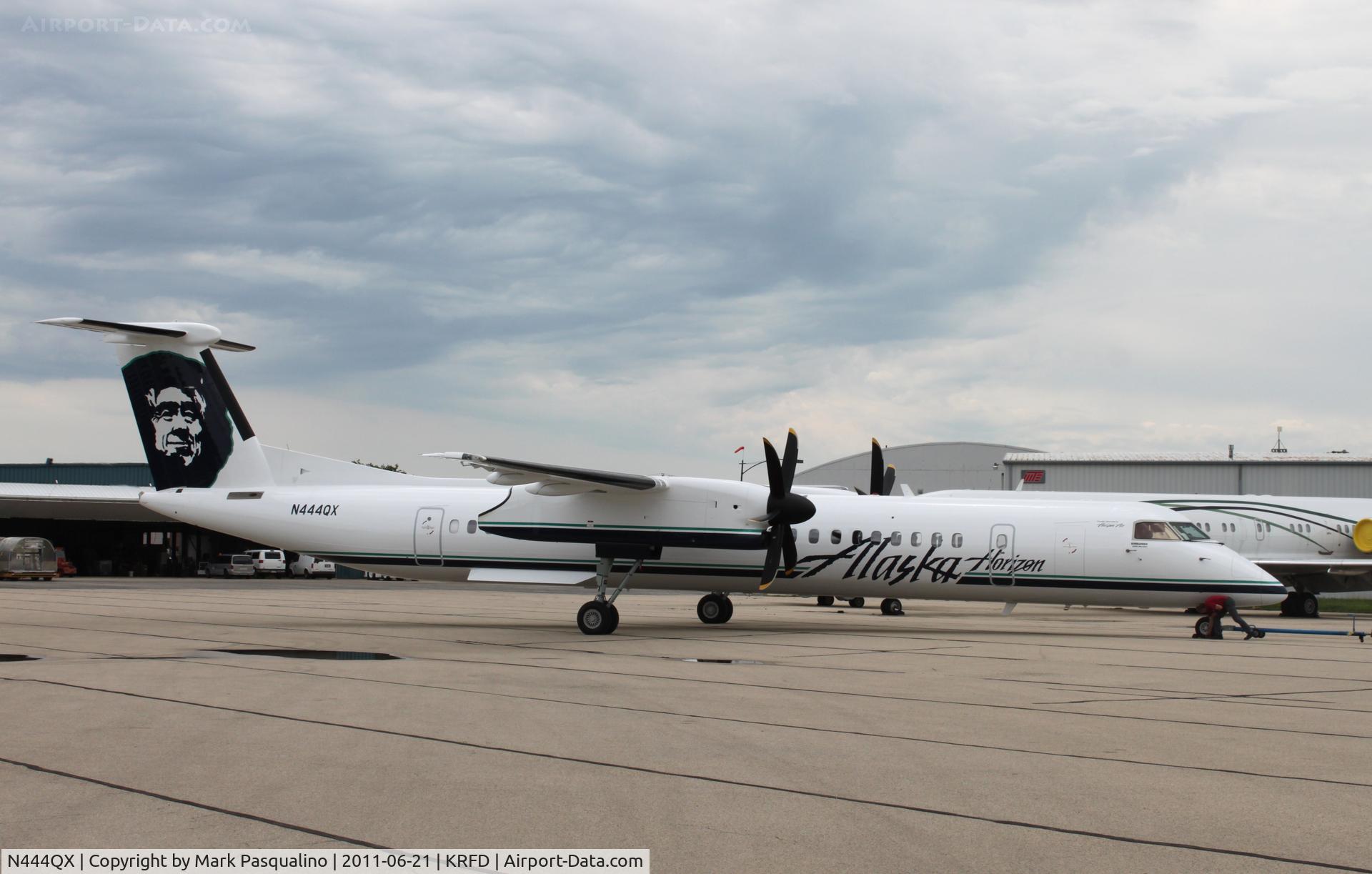 N444QX, 2010 Bombardier DHC-8-402 Dash 8 C/N 4355, DHC-8-400