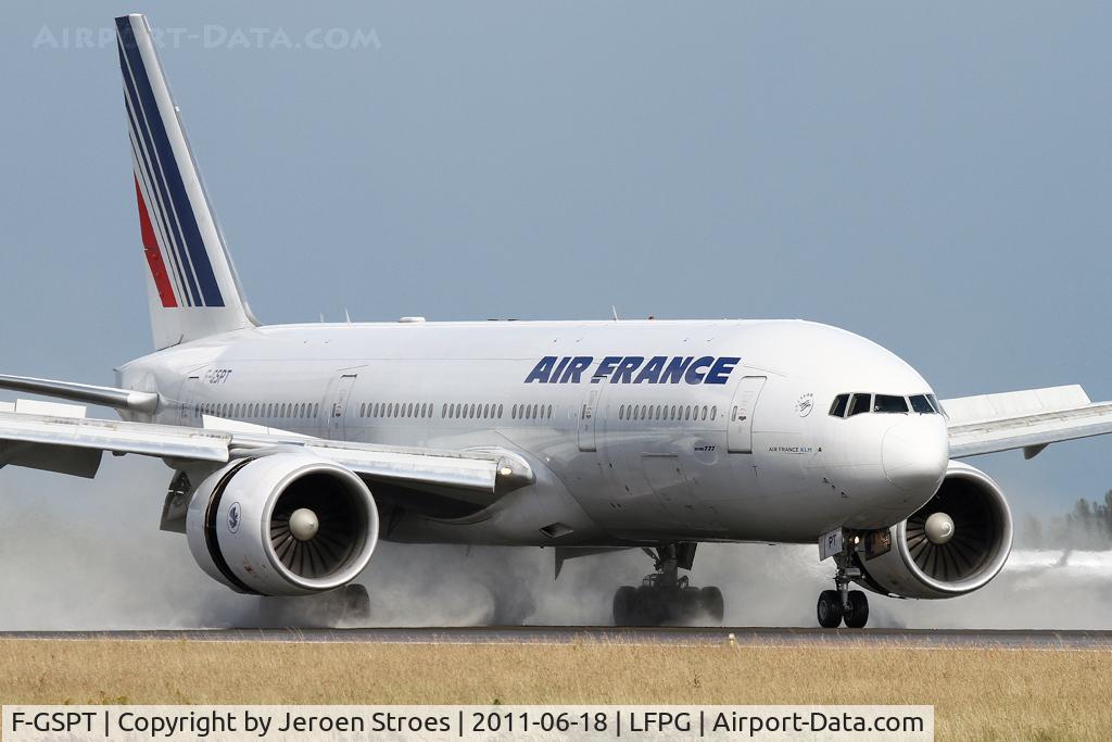 F-GSPT, 2002 Boeing 777-228/ER C/N 32308, Rainy days are the best