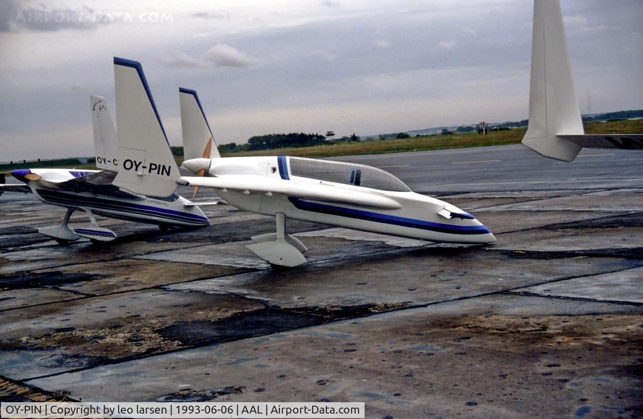 OY-PIN, 1983 Rutan Long-EZ C/N 103-116, AAlborg Air Base Denmark open house
6.6.93