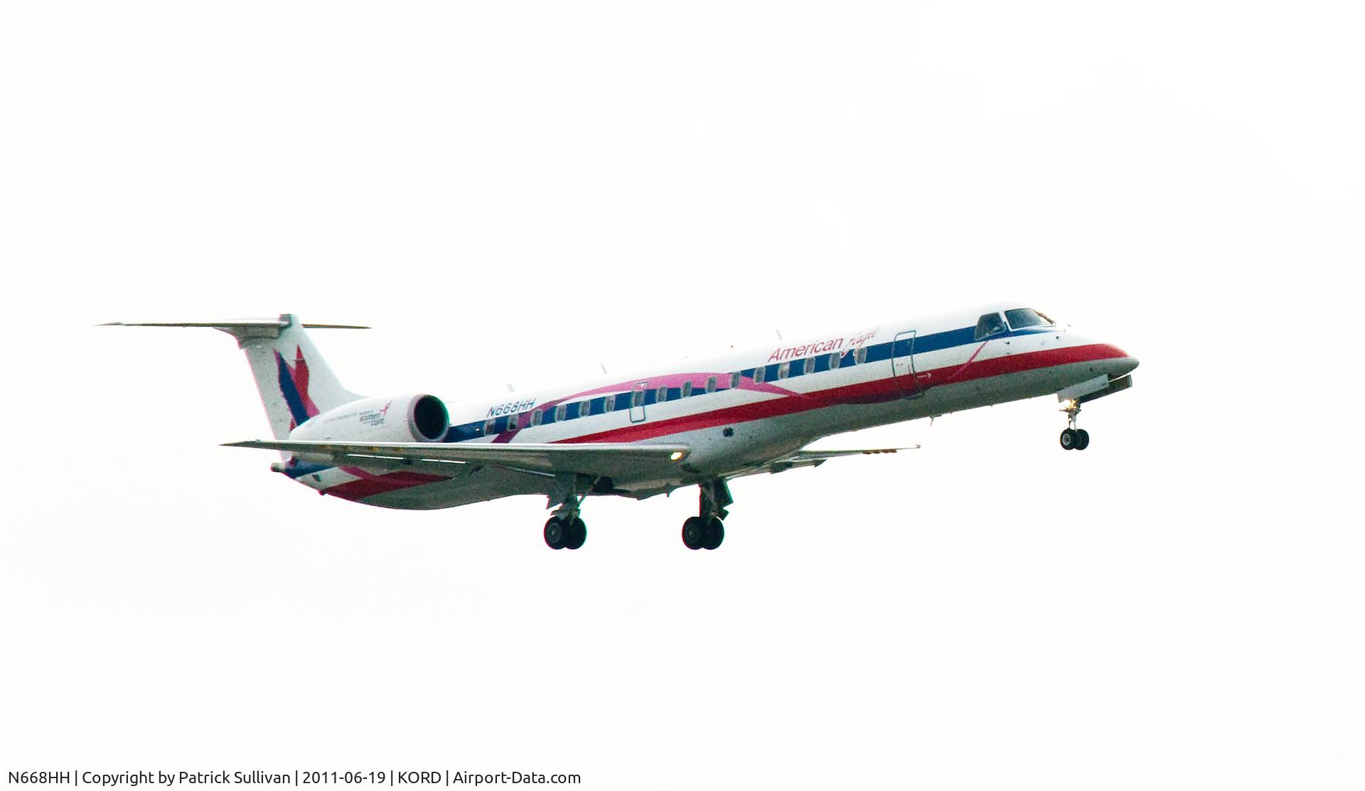 N668HH, 2004 Embraer ERJ-145LR (EMB-145LR) C/N 145785, Landing OHare 4R