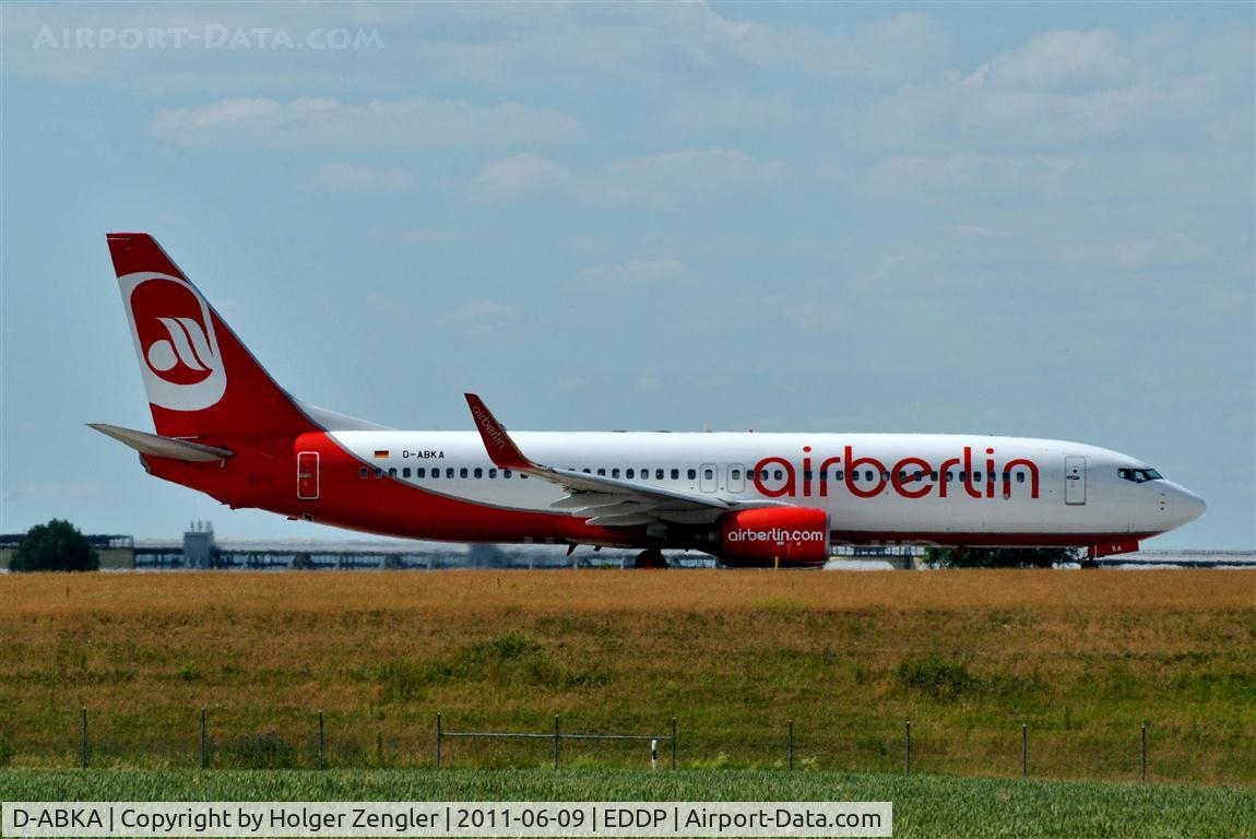 D-ABKA, 1999 Boeing 737-82R C/N 29329, On taxiway to rwy 26R.