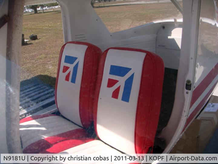 N9181U, 1976 Cessna 150M C/N 15078132, Seats