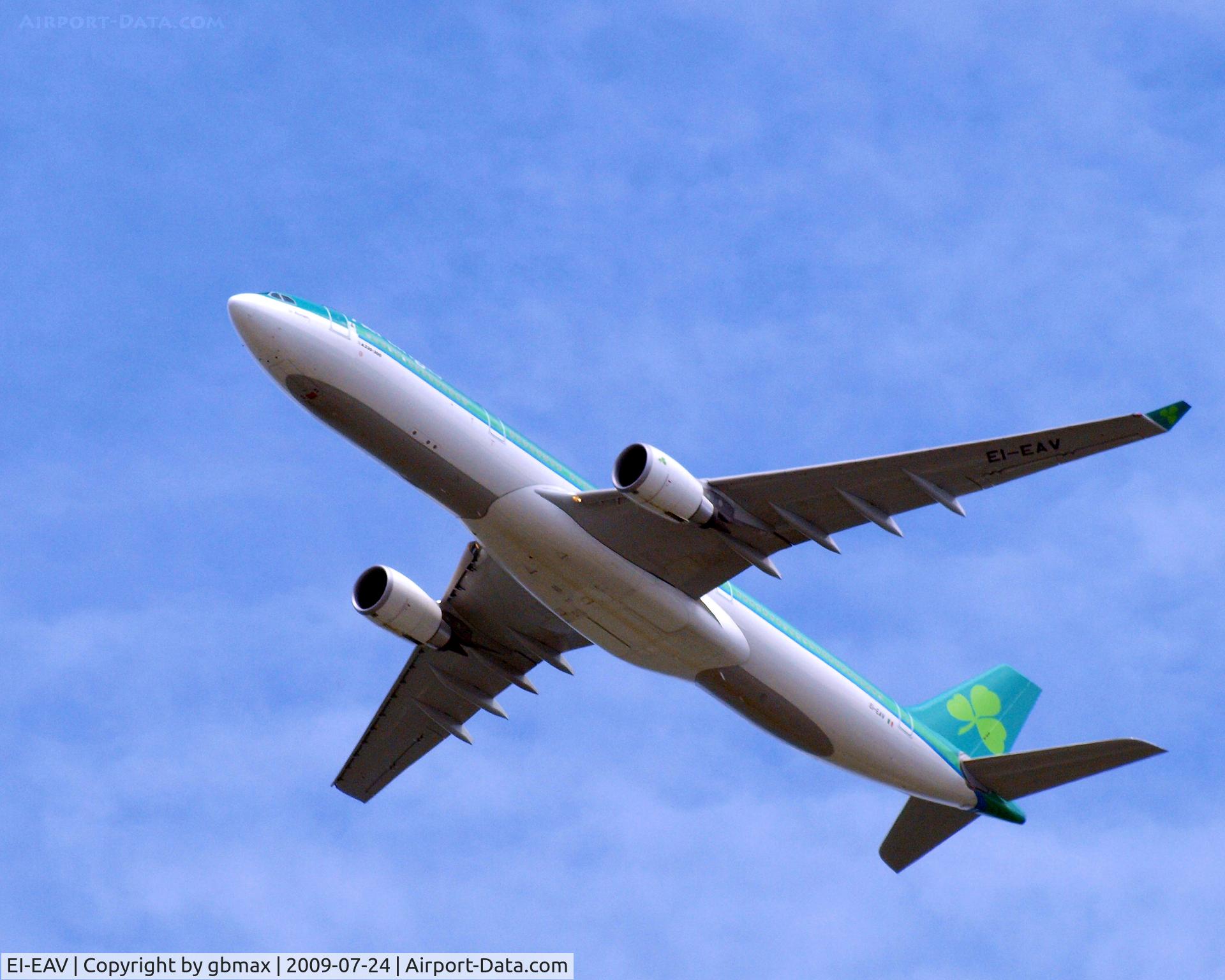 EI-EAV, 2009 Airbus A330-302 C/N 985, Flying @ ~3,500 feet high, going to a landing at JFK