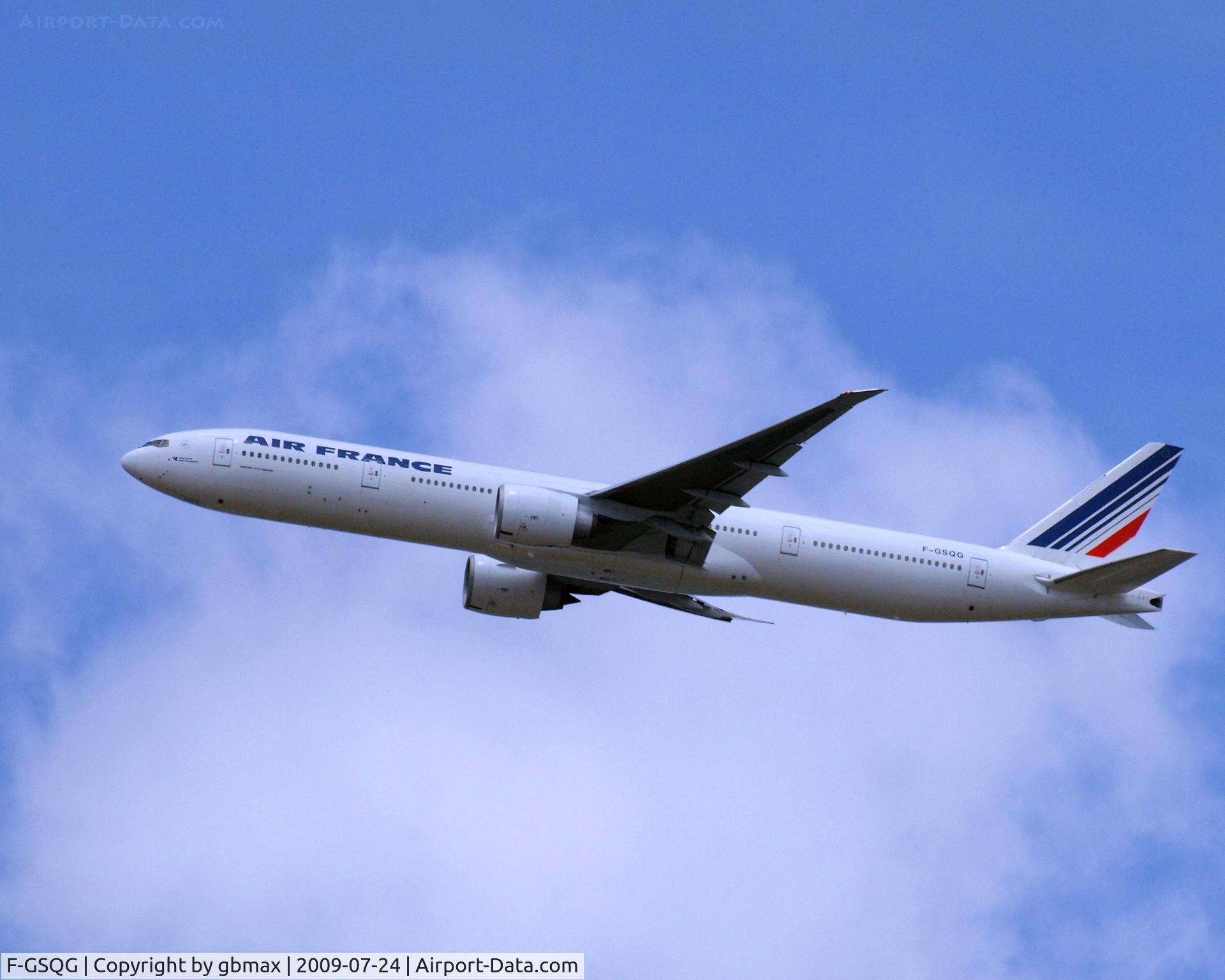 F-GSQG, 2004 Boeing 777-328/ER C/N 32850, Flying @ ~3,500 feet high, going to a landing at JFK