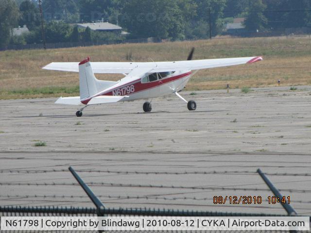 N61798, 1978 Cessna 180K Skywagon C/N 18053009, ...on the apron, ready to depart.