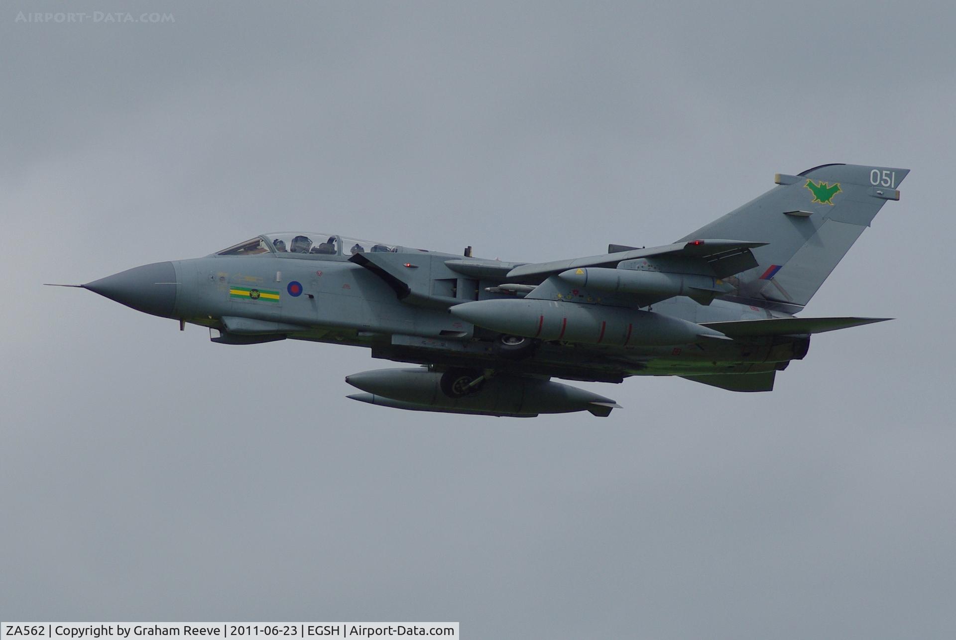 ZA562, 1981 Panavia Tornado GR.4 C/N 085/BT021/3046, An unusal visitor.