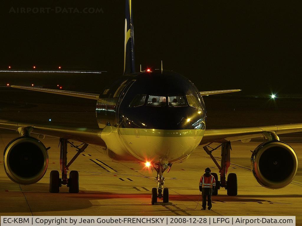 EC-KBM, 1992 Airbus A320-211 C/N 426, Air Comet by night at T1