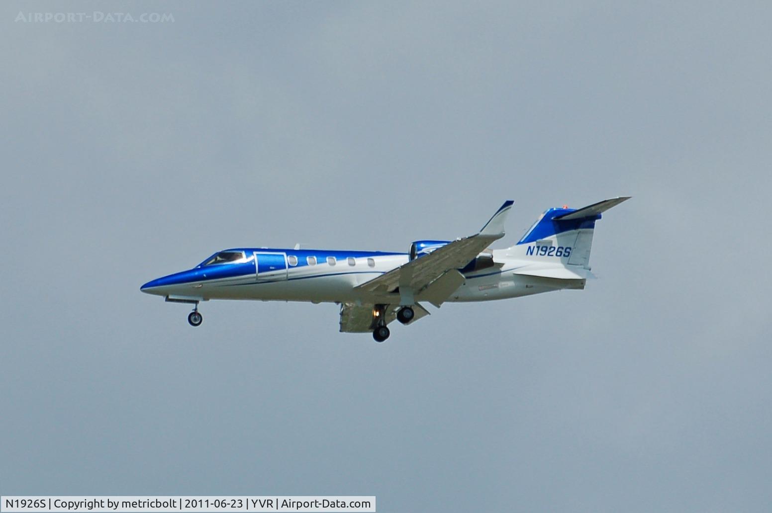 N1926S, 1999 Learjet Inc 31A C/N 180, Landing at YVR