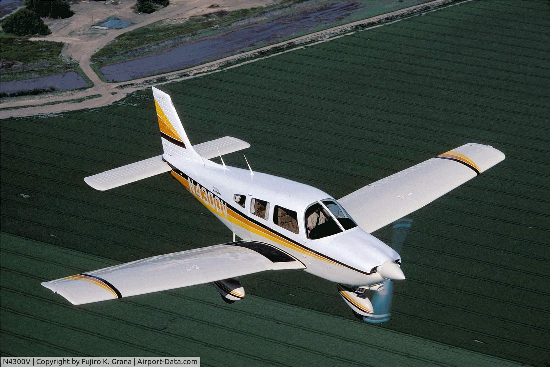 N4300V, Piper PA-28-236 Dakota C/N 28-8311016, Piper PA-28-236