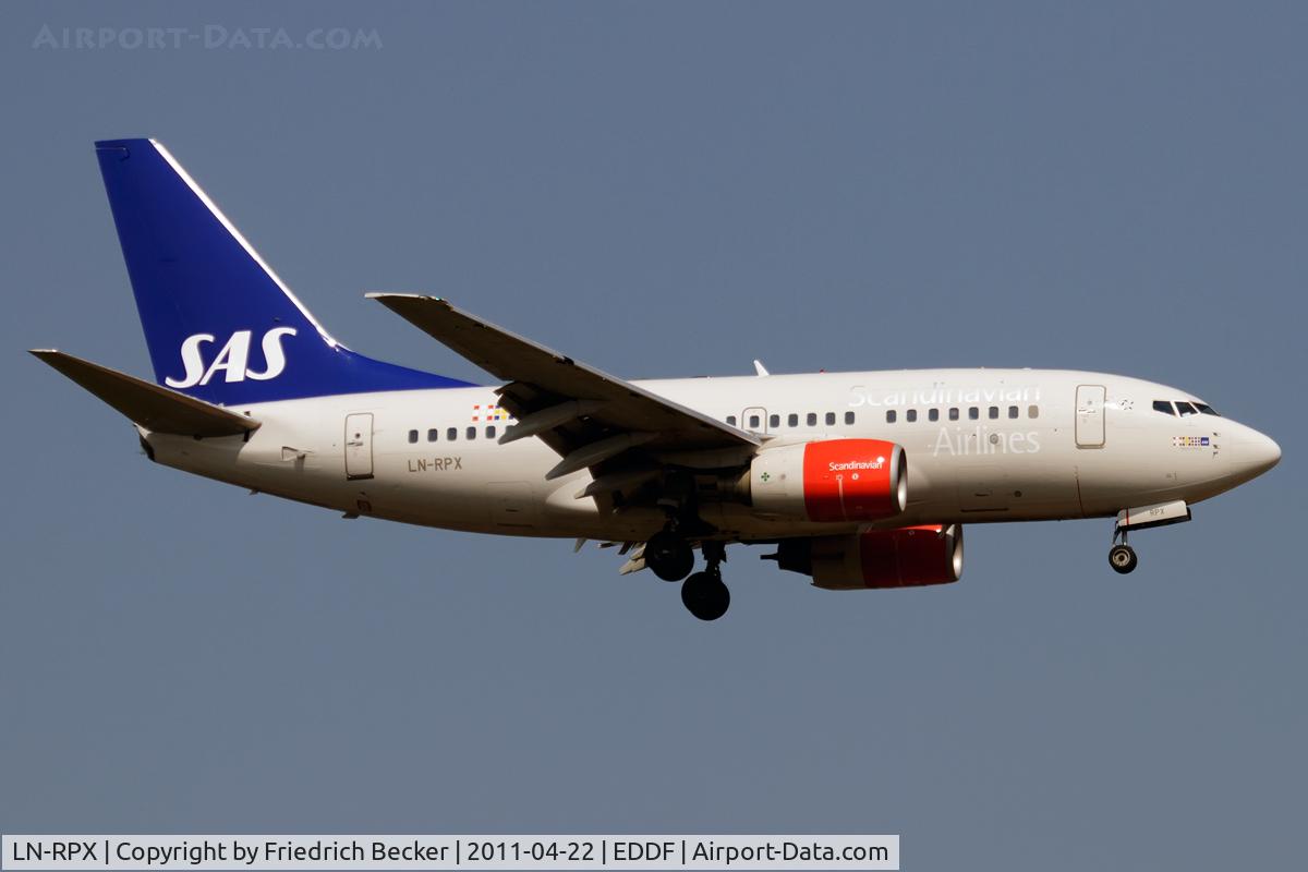 LN-RPX, 1998 Boeing 737-683 C/N 28291, on final RW07R