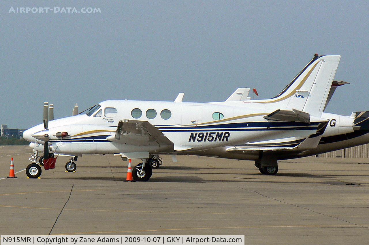 N915MR, 2001 Raytheon Aircraft Company C90A C/N LJ-1637, At Arlington Municipal Airport