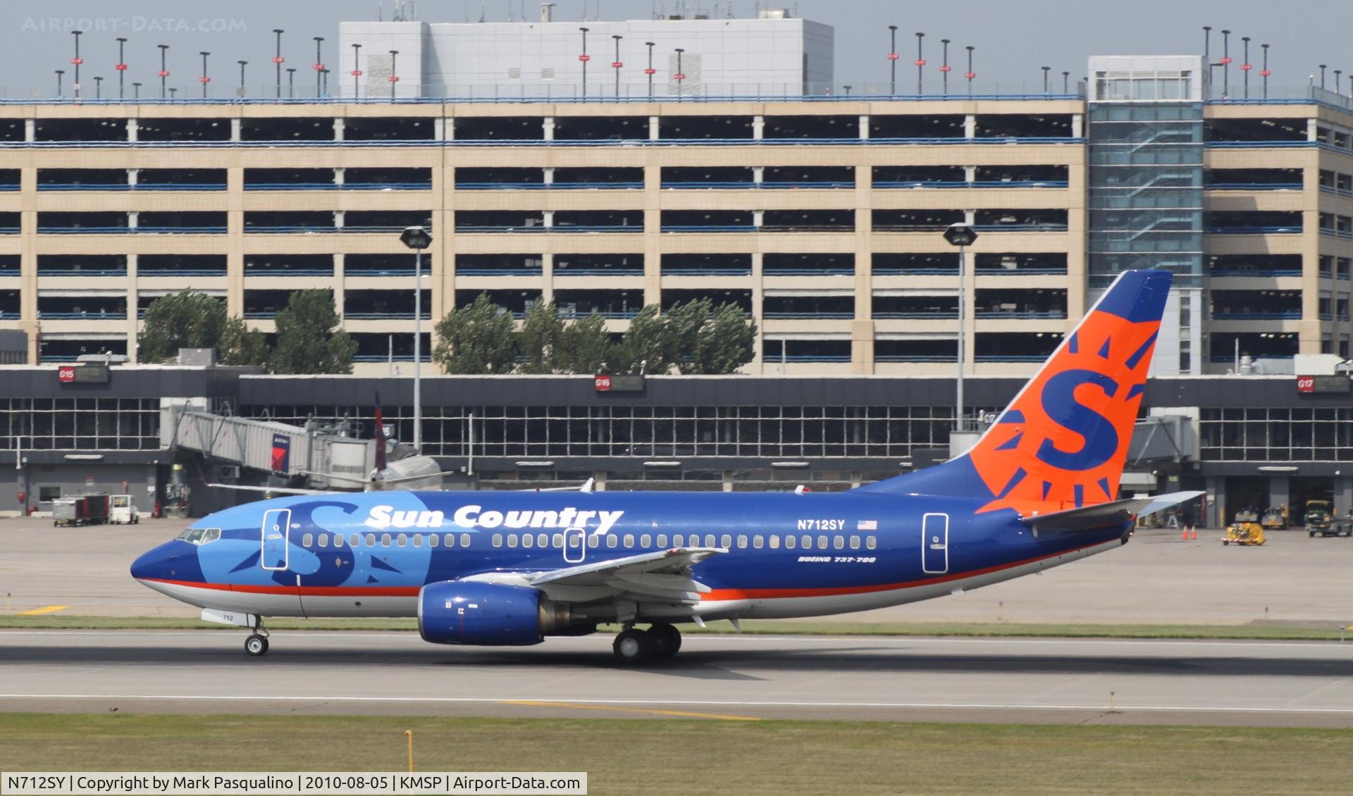 N712SY, 1998 Boeing 737-7Q8 C/N 28219, Boeing 737-700