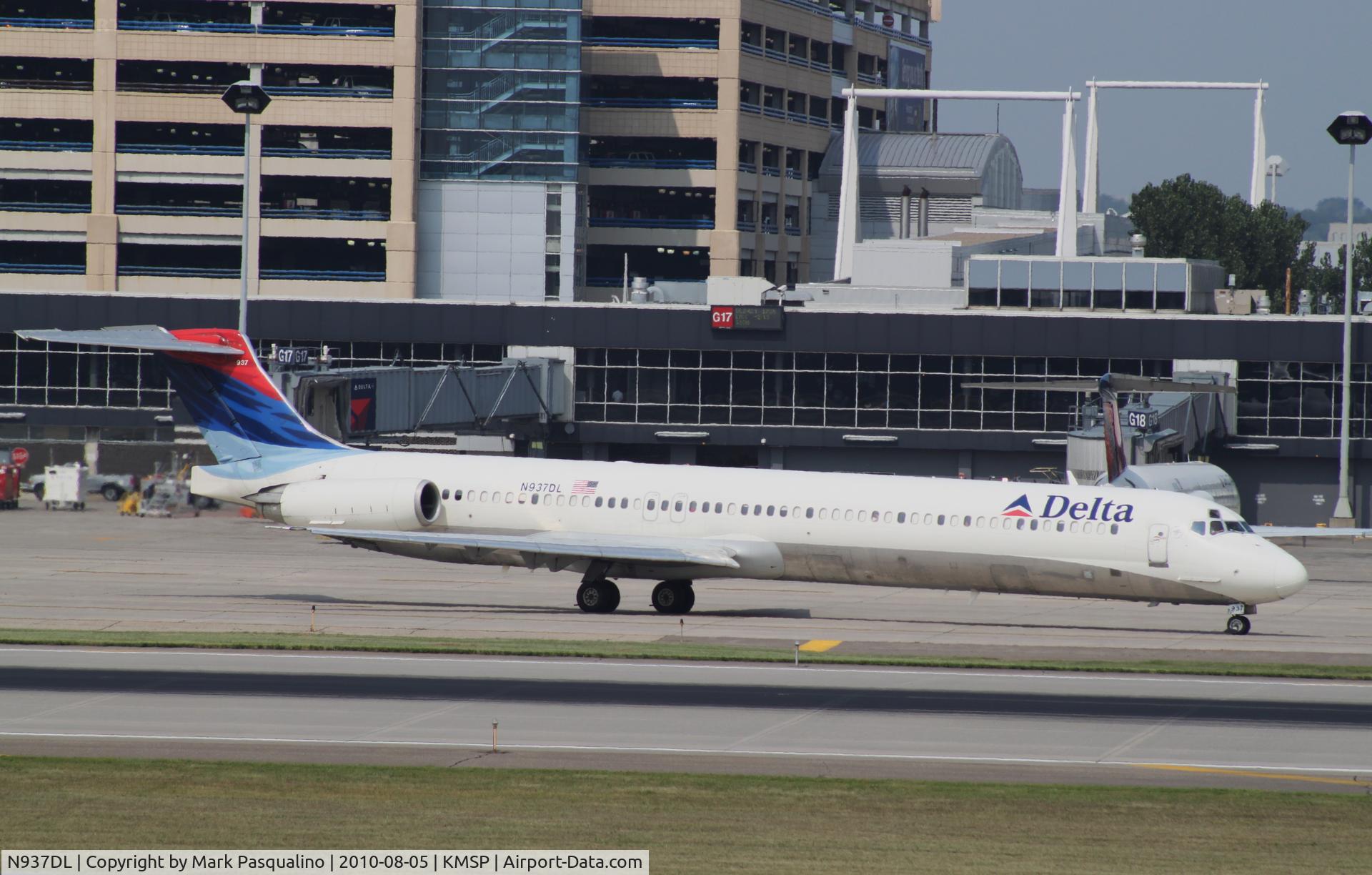 N937DL, 1989 McDonnell Douglas MD-88 C/N 49810, MD-88