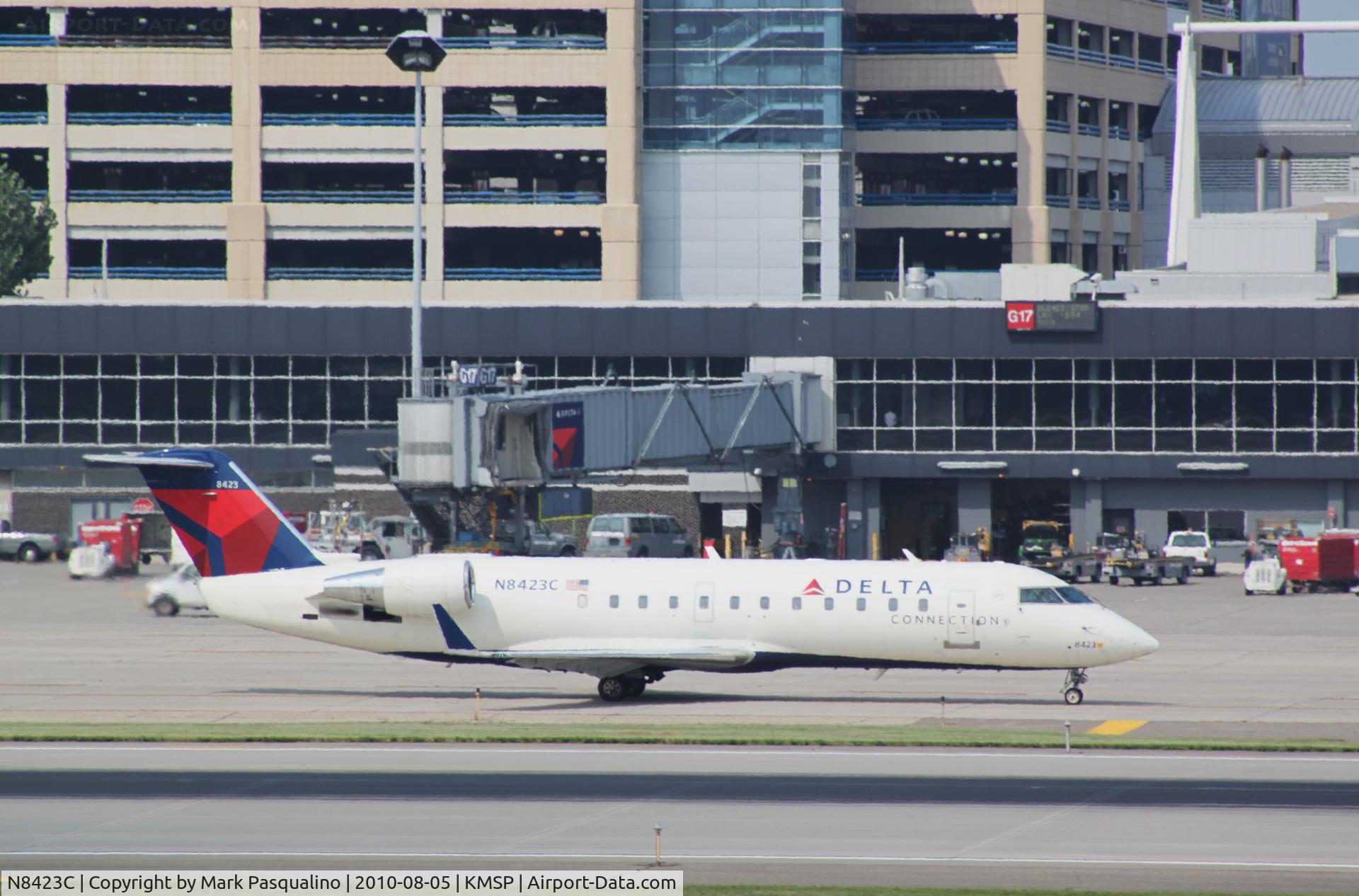 N8423C, 2000 Bombardier CRJ-200LR (CL-600-2B19) C/N 7423, CL-600-2B19