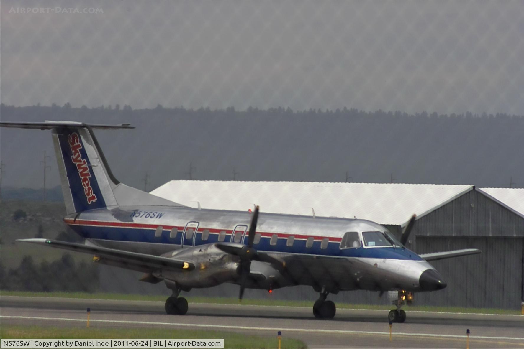 N576SW, 1998 Embraer EMB-120ER Brasilia C/N 120345, Skywest Embraer EMB-120 @ BIL