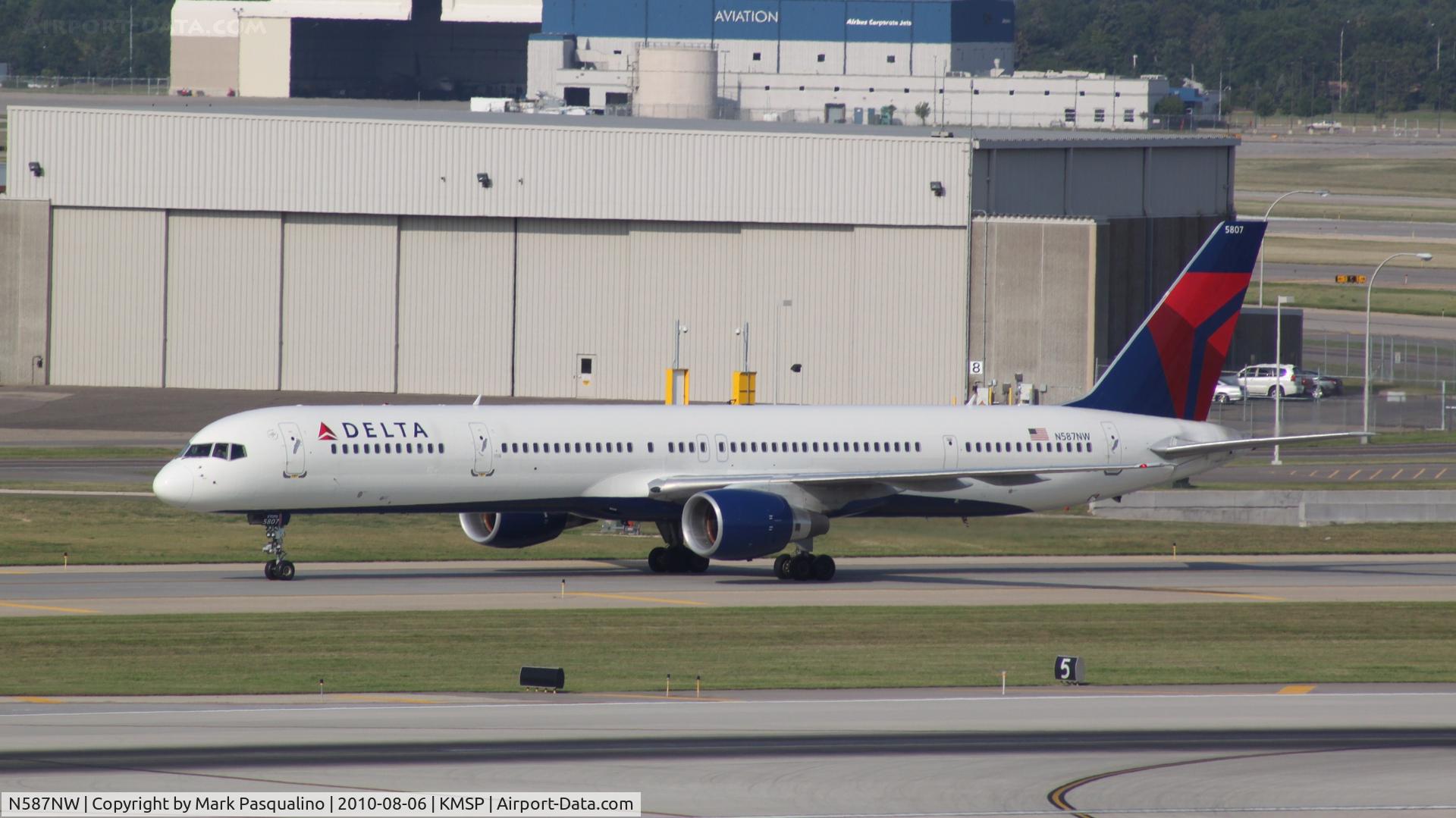 N587NW, 2002 Boeing 757-351 C/N 32986, Boeing 757-300