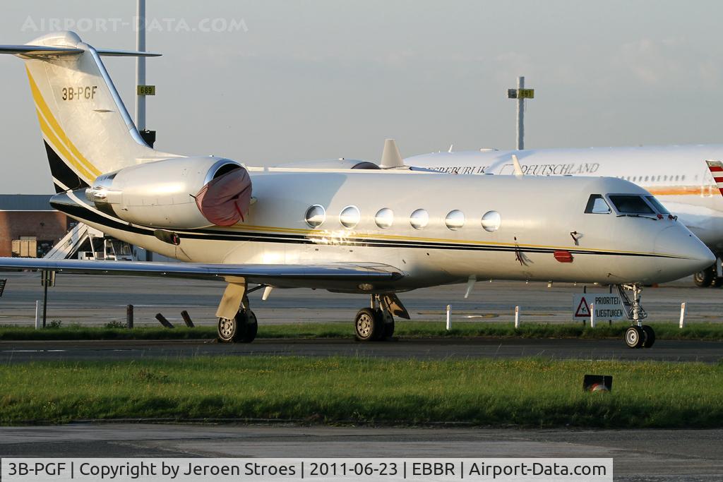 3B-PGF, 1988 Gulfstream Aerospace Gulfstream IV C/N 1046, EBBR in the evening