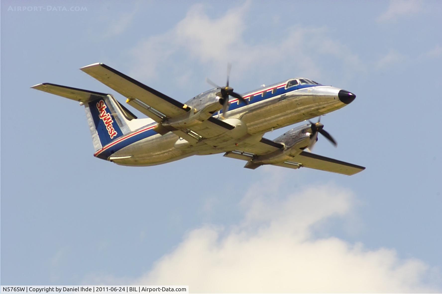 N576SW, 1998 Embraer EMB-120ER Brasilia C/N 120345, Skywest EMB-120 @ BIL