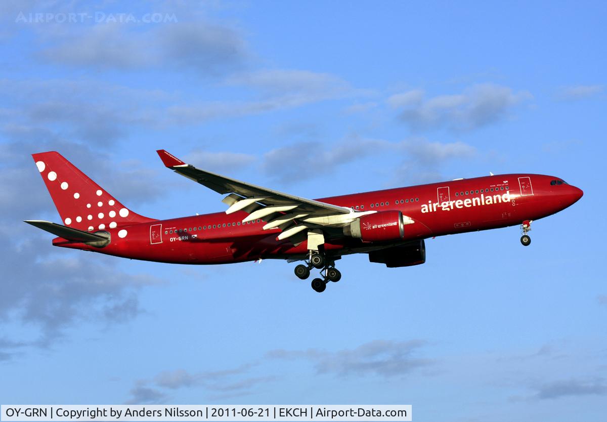 OY-GRN, 1998 Airbus A330-223 C/N 230, On final approach for runway 22L.