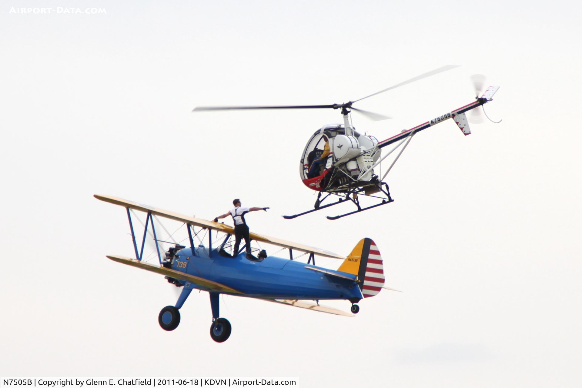 N7505B, 1985 Schweizer 300C (269C) C/N S1205, At the Quad Cities Air Show. With N49739, plane to helicopter transfer.