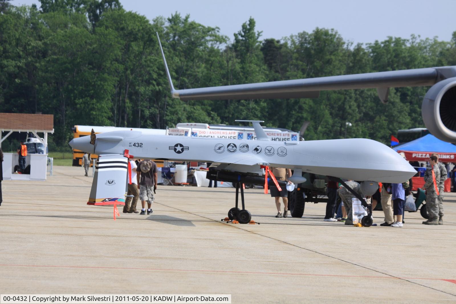 00-0432, General Atomics MQ-1B Predator C/N Not found 00-0432, 2011 Joint Base Andrews Airshow