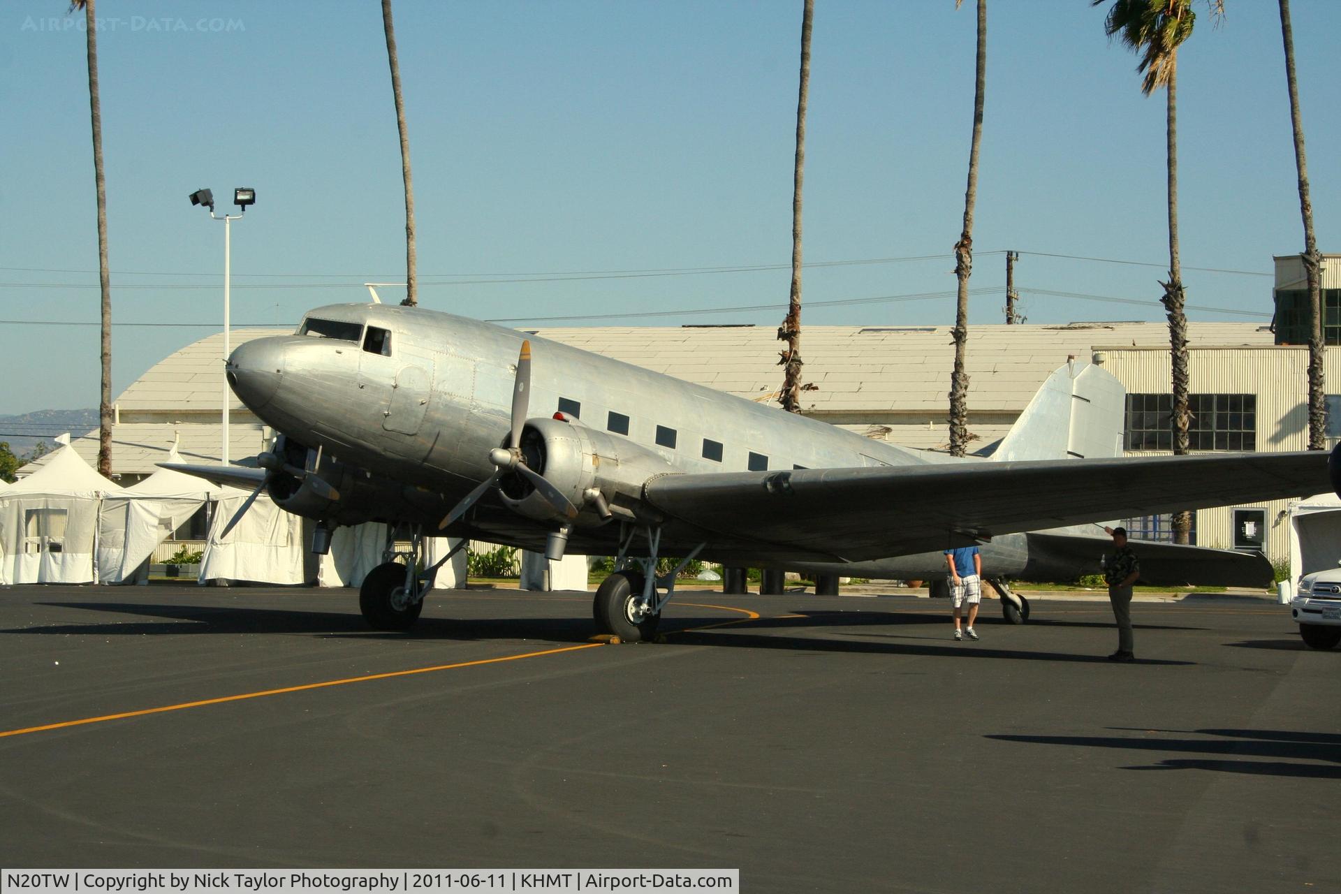 N20TW, 1940 Douglas DC-3-G202A C/N 2236, On display at the Hemet Airshow