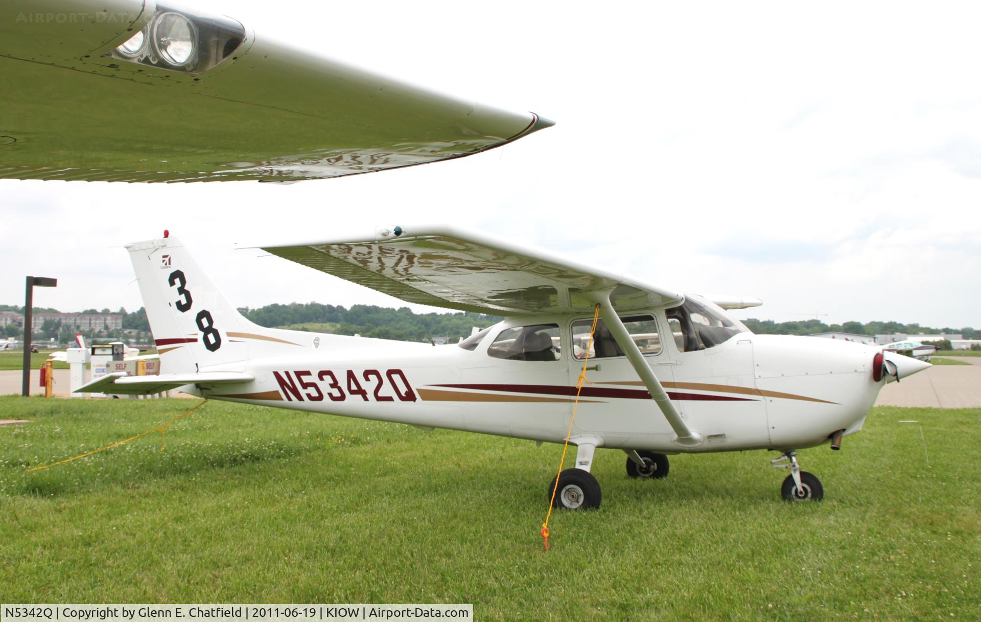 N5342Q, 2003 Cessna 172R C/N 17281153, In town for starting the 99s' Air Race Classic.  Weather canceled the Iowa City start.