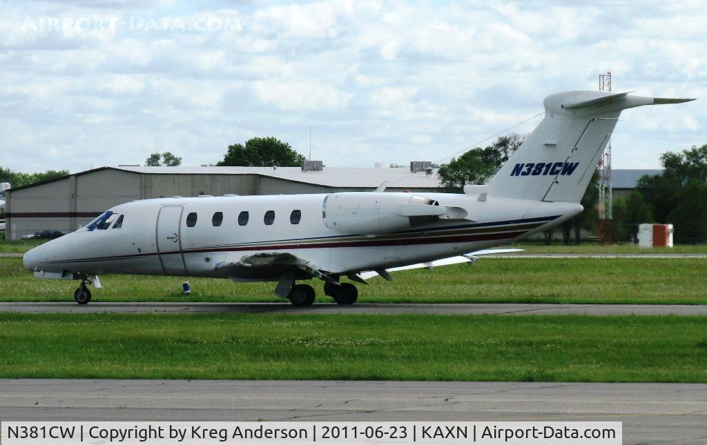 N381CW, 1986 Cessna 650 C/N 650-0111, Cessna 650 taxiing out to runway 31.