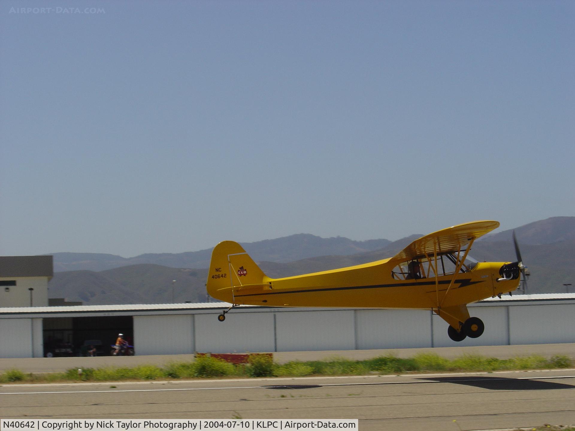 N40642, 1941 Piper J3F-65 C/N 7402, Landing