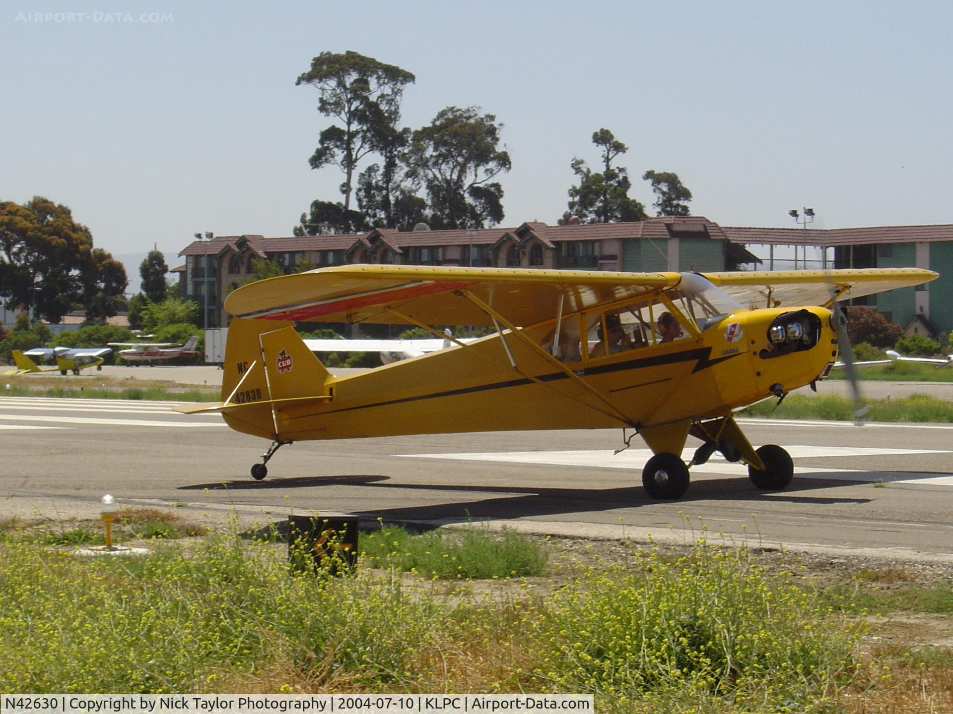 N42630, 1945 Piper J3C-65 Cub C/N 14921, Taking off