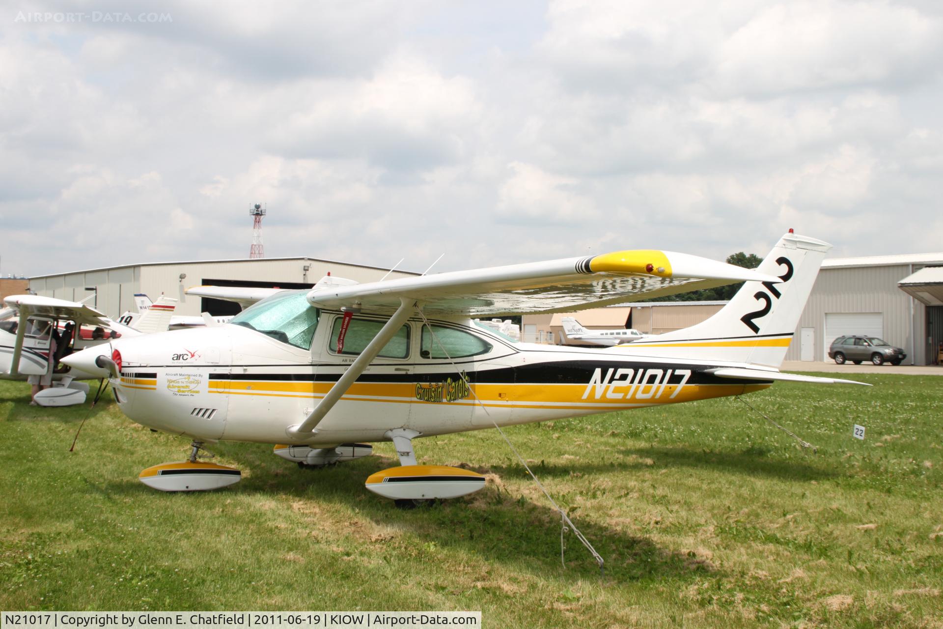 N21017, 1972 Cessna 182P Skylane C/N 18261361, In town for the 99s' Air Race Classic.  Iowa City starting point dropped due to weather.
