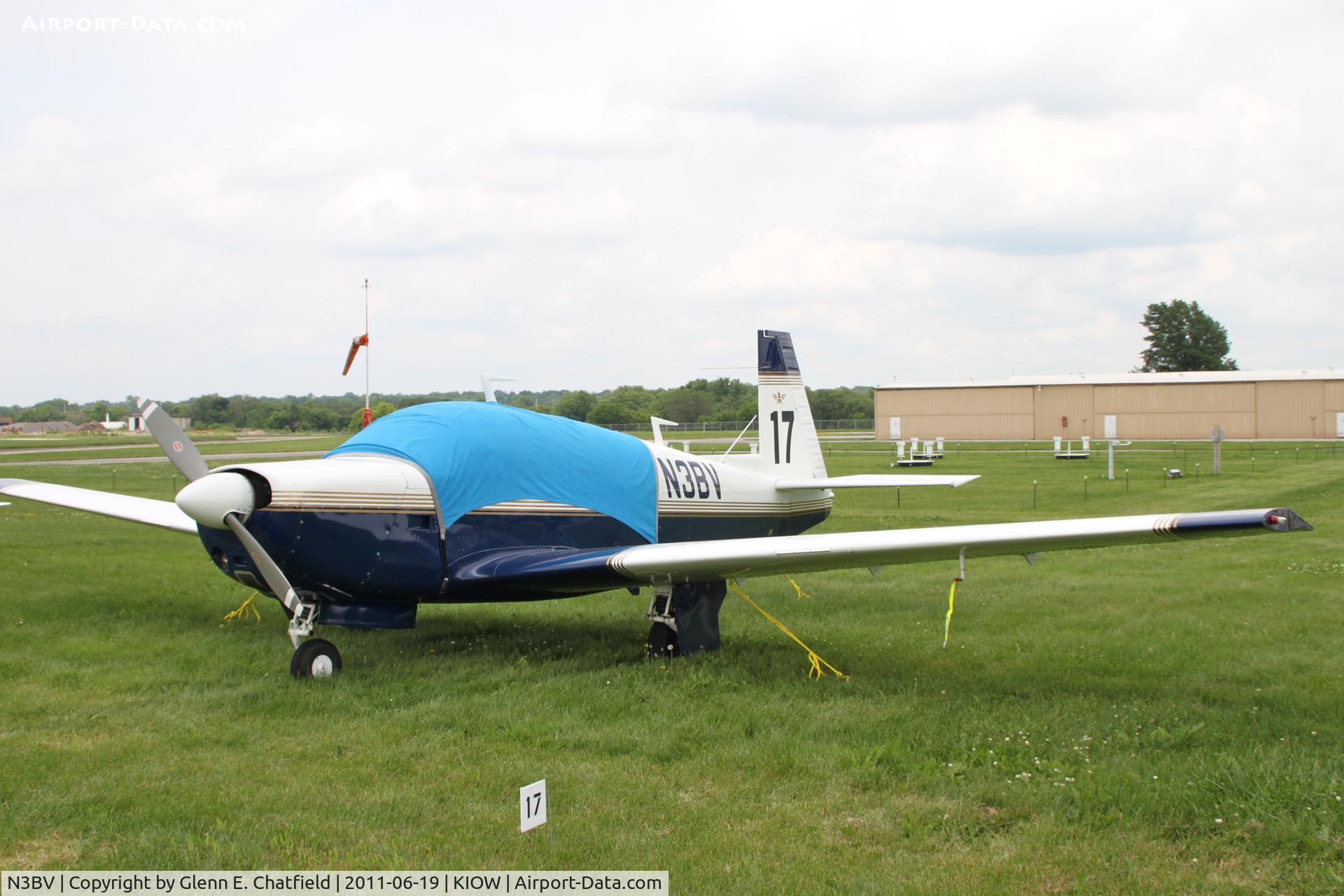 N3BV, 1975 Mooney M20F Executive C/N 22-1237, In town for the 99s' Air Race Classic. Iowa City starting point dropped due to weather.