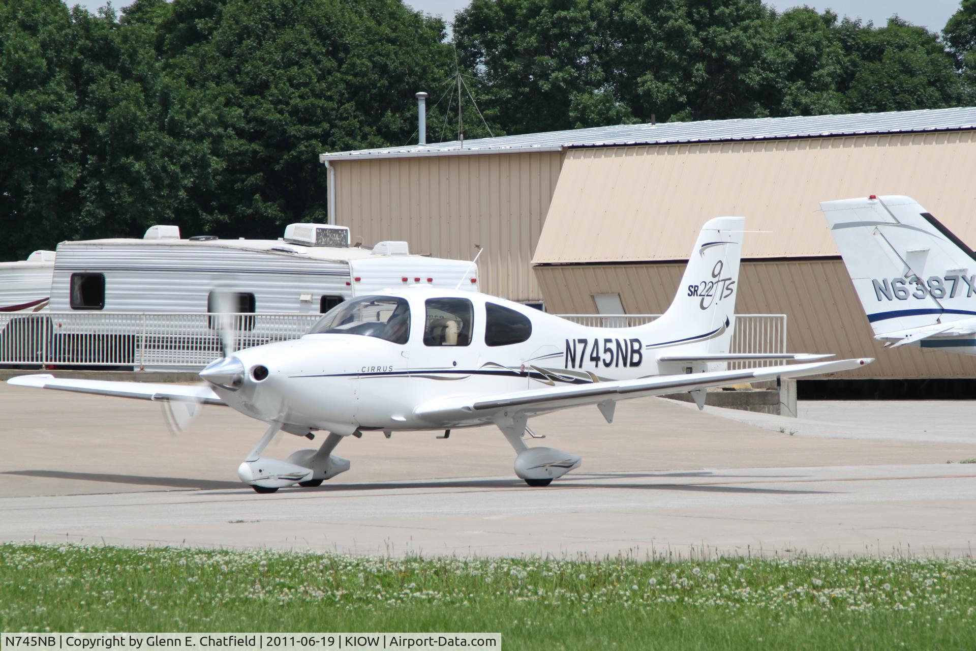 N745NB, 2006 Cirrus SR22 C/N 1891, Taxiing out for departure