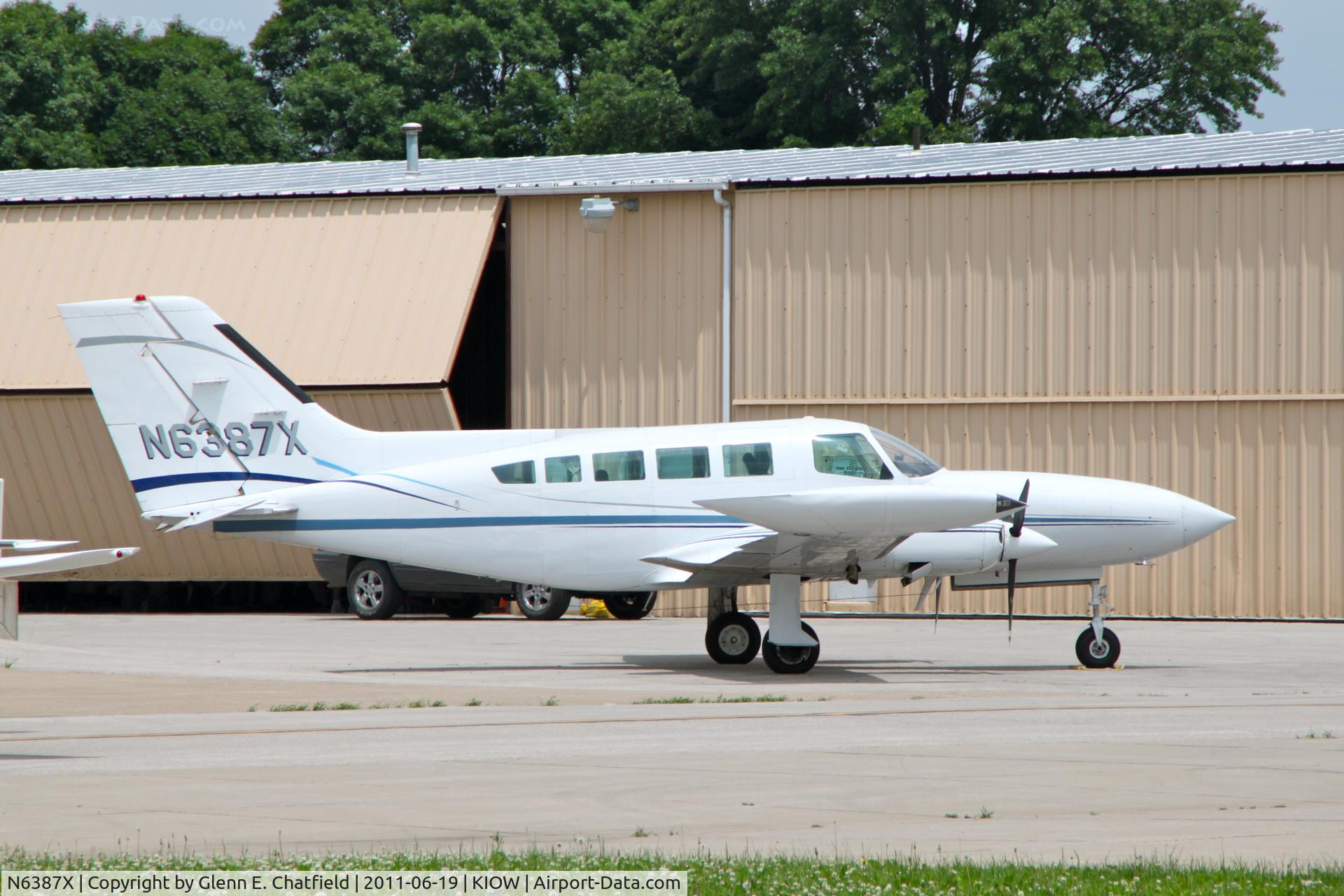 N6387X, 1978 Cessna 402B C/N 402B1350, Parked out of the way