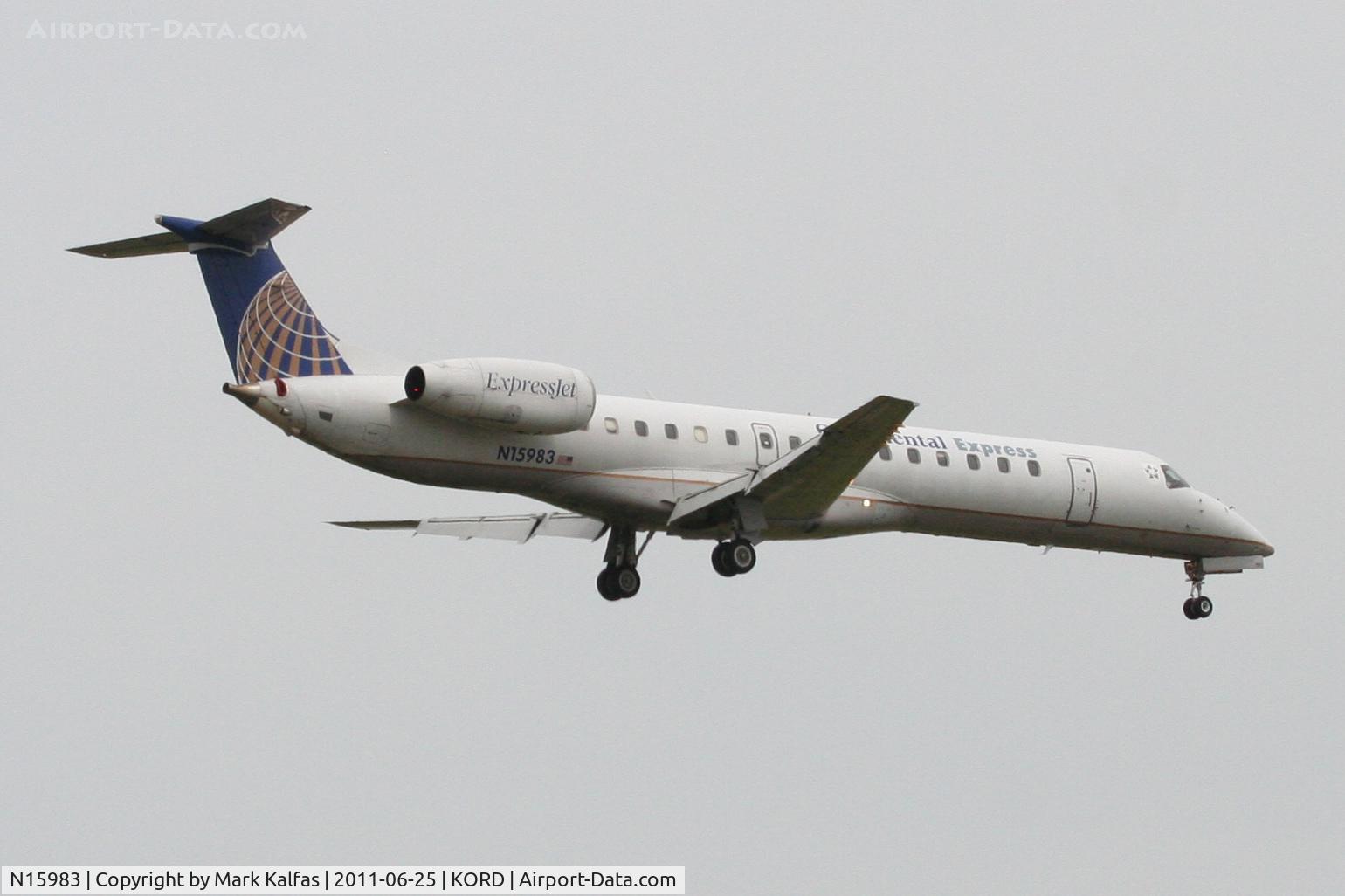 N15983, 2000 Embraer ERJ-145LR (EMB-145LR) C/N 145239, ExpressJet/Continental Express Embraer EMB-145LR, BTA6035 arriving from KCID, RWY 14R approach KORD.