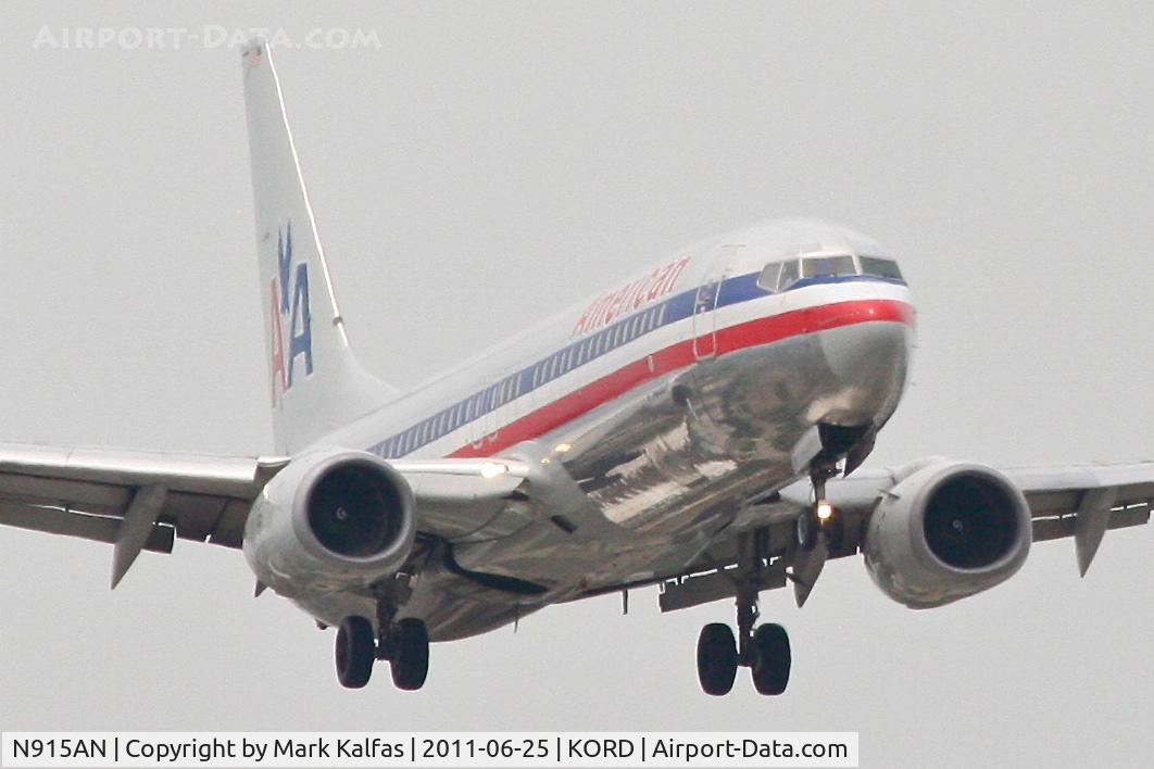 N915AN, 1999 Boeing 737-823 C/N 29516, American Airlines Boeing 737-823, AAL2098 arriving from KSEA, RWY 14L approach KORD.
