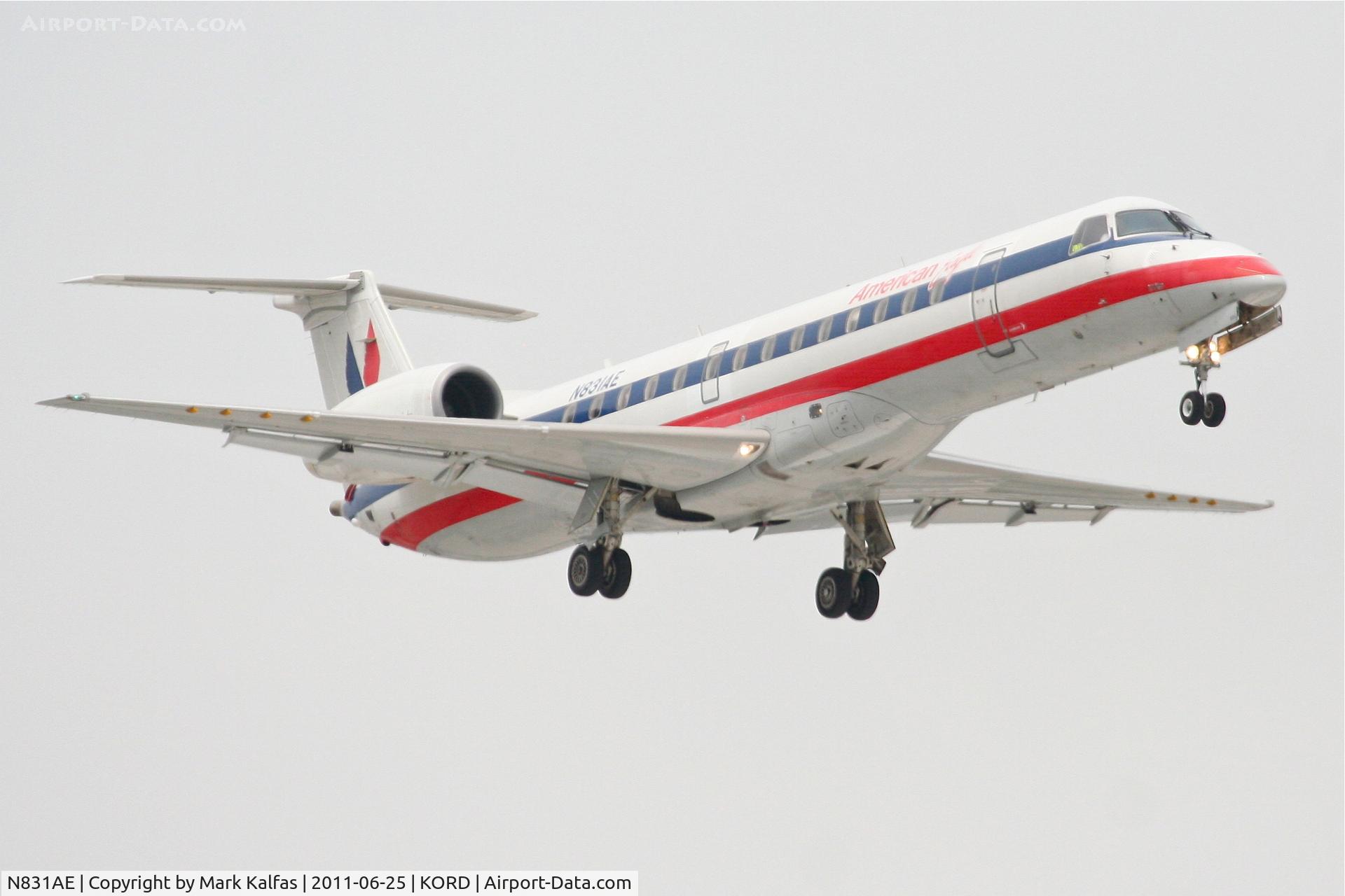 N831AE, 2002 Embraer ERJ-140LR (EMB-135KL) C/N 145616, American Eagle Embraer EMB-135KL, EGF4109 arriving from KDSM, RWY 14L approach KORD