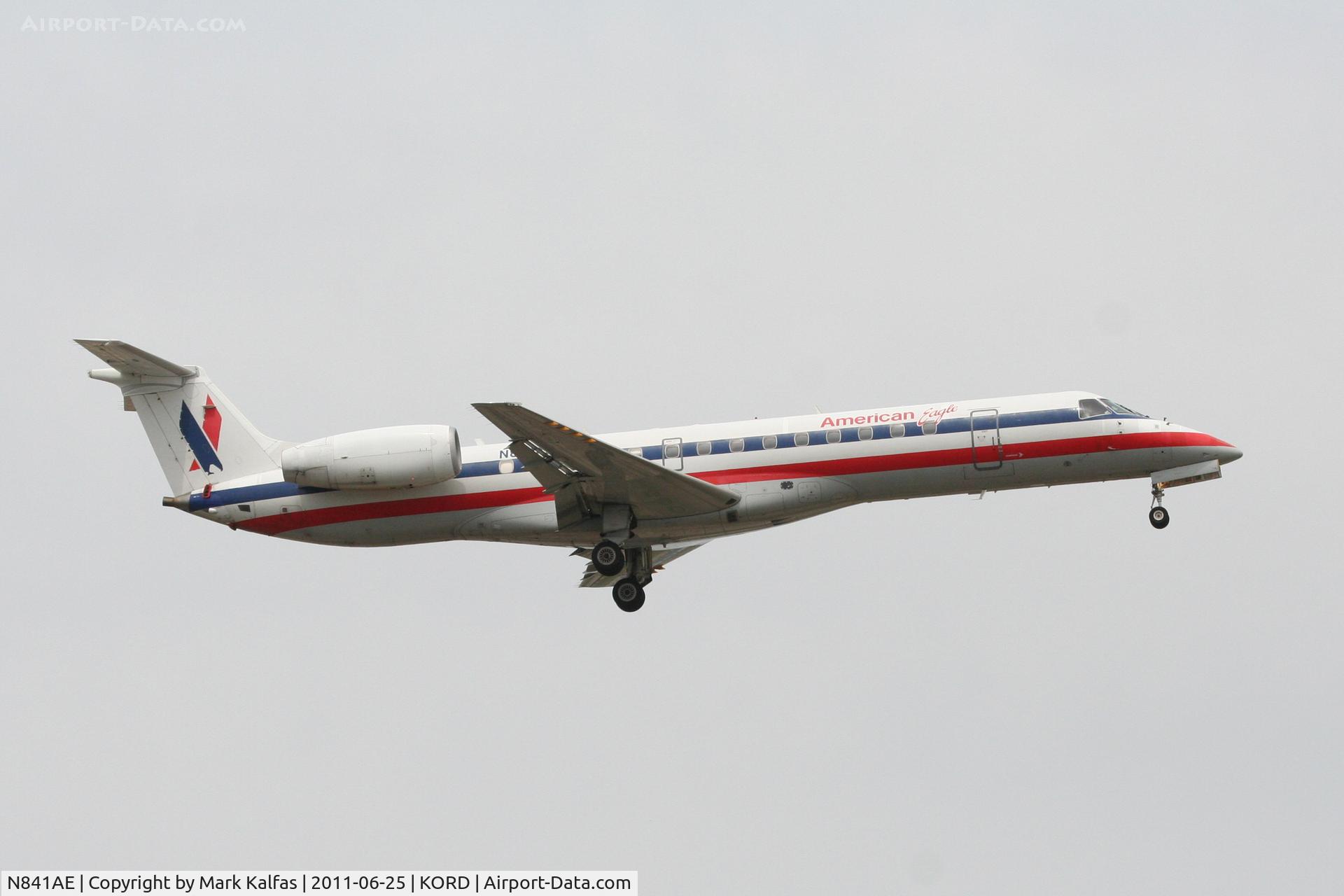 N841AE, 2002 Embraer ERJ-140LR (EMB-135KL) C/N 145667, American Eagle Embraer EMB-135KL, EGF4371 arriving from KOMA, RWY 14R approach KORD.