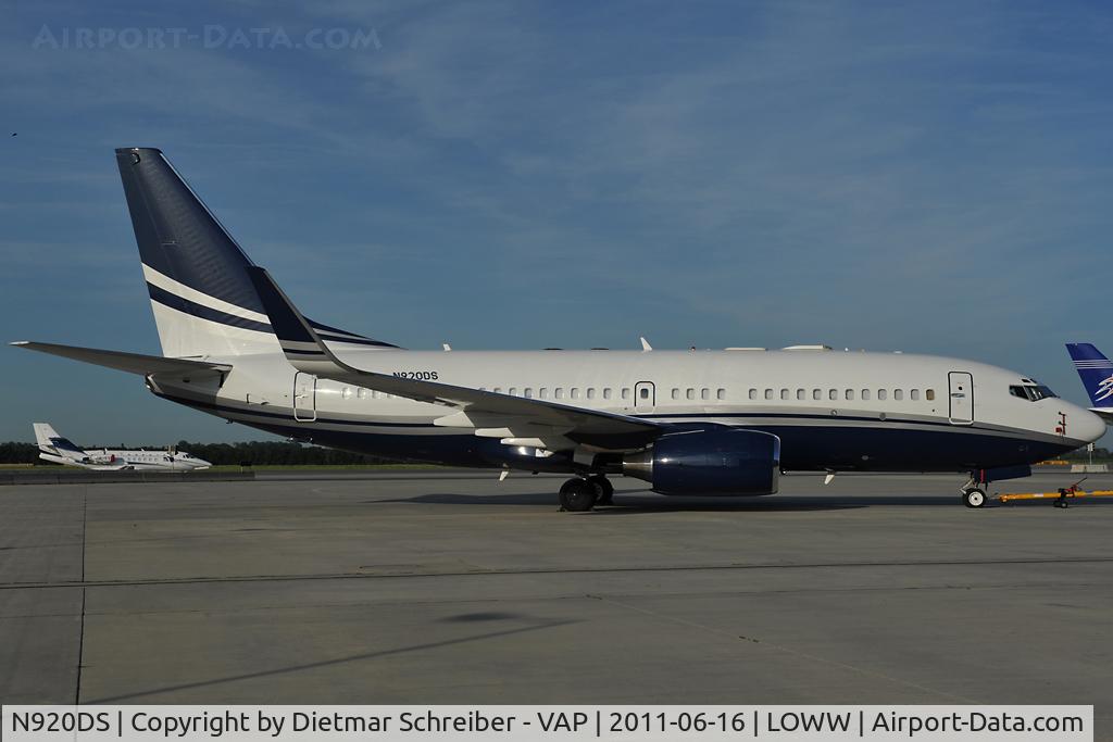 N920DS, 1999 Boeing 737-75V C/N 28579, Boeing 737-700