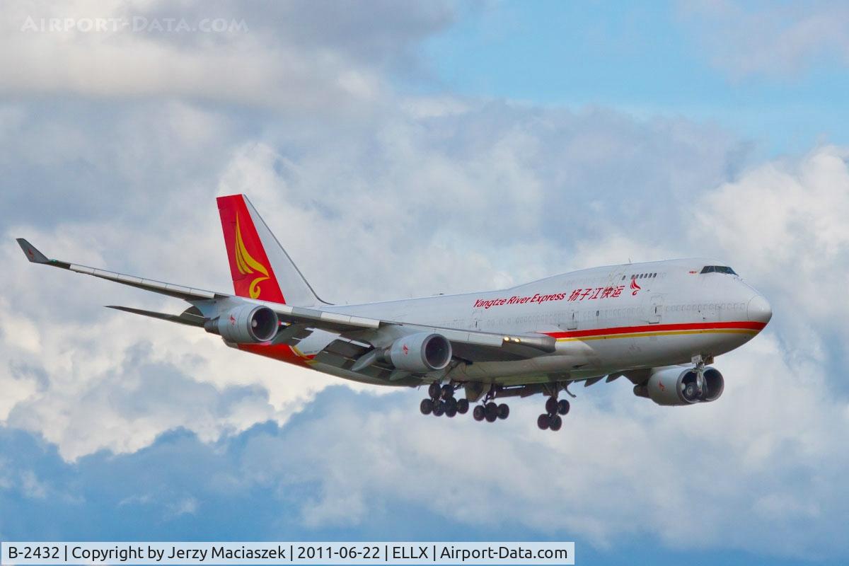 B-2432, 1998 Boeing 747-481/BCF C/N 28283, B-2432