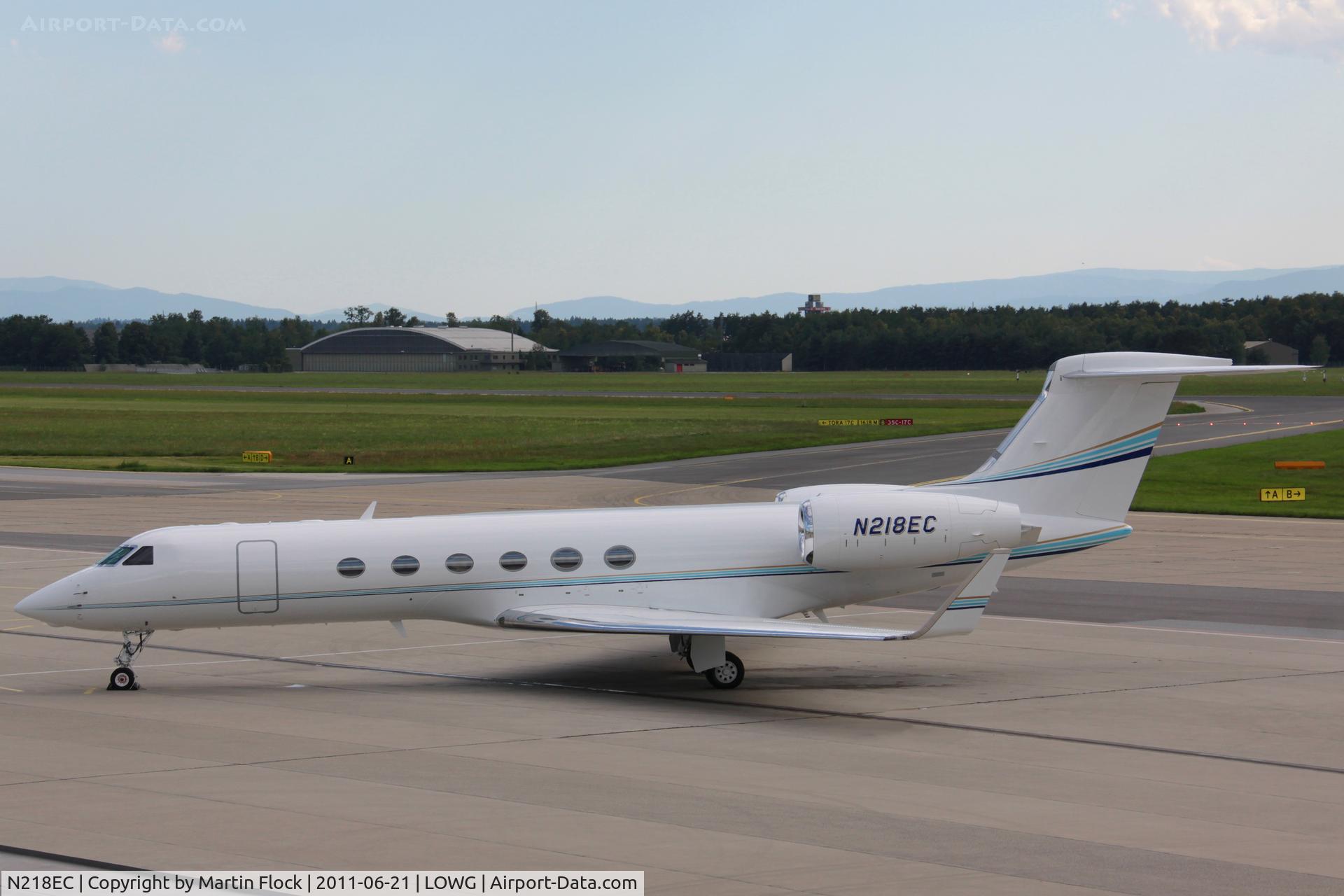 N218EC, 2001 Gulfstream Aerospace G-V C/N 656, .....