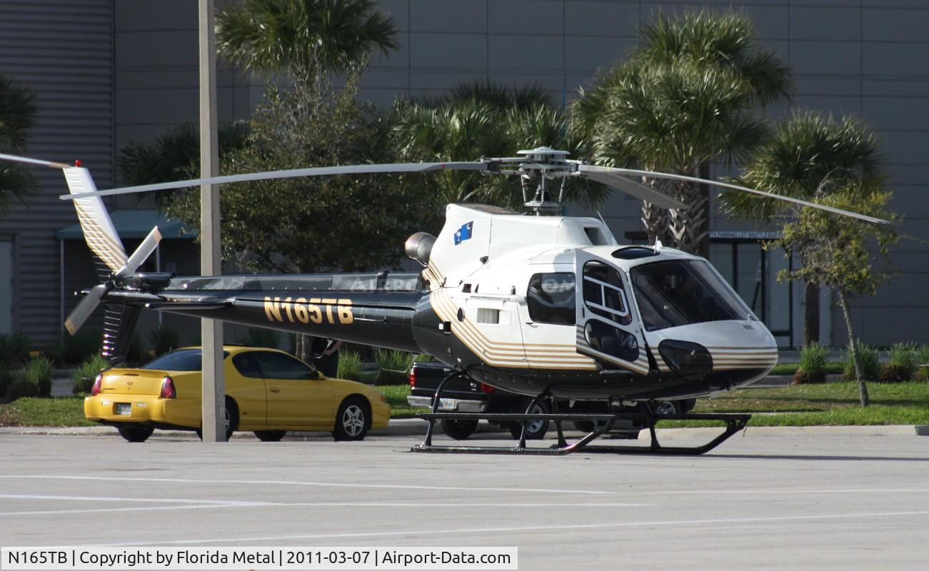 N165TB, 1988 Aerospatiale AS-350B Ecureuil C/N 2076, AS350 leaving Heliexpo Orlando